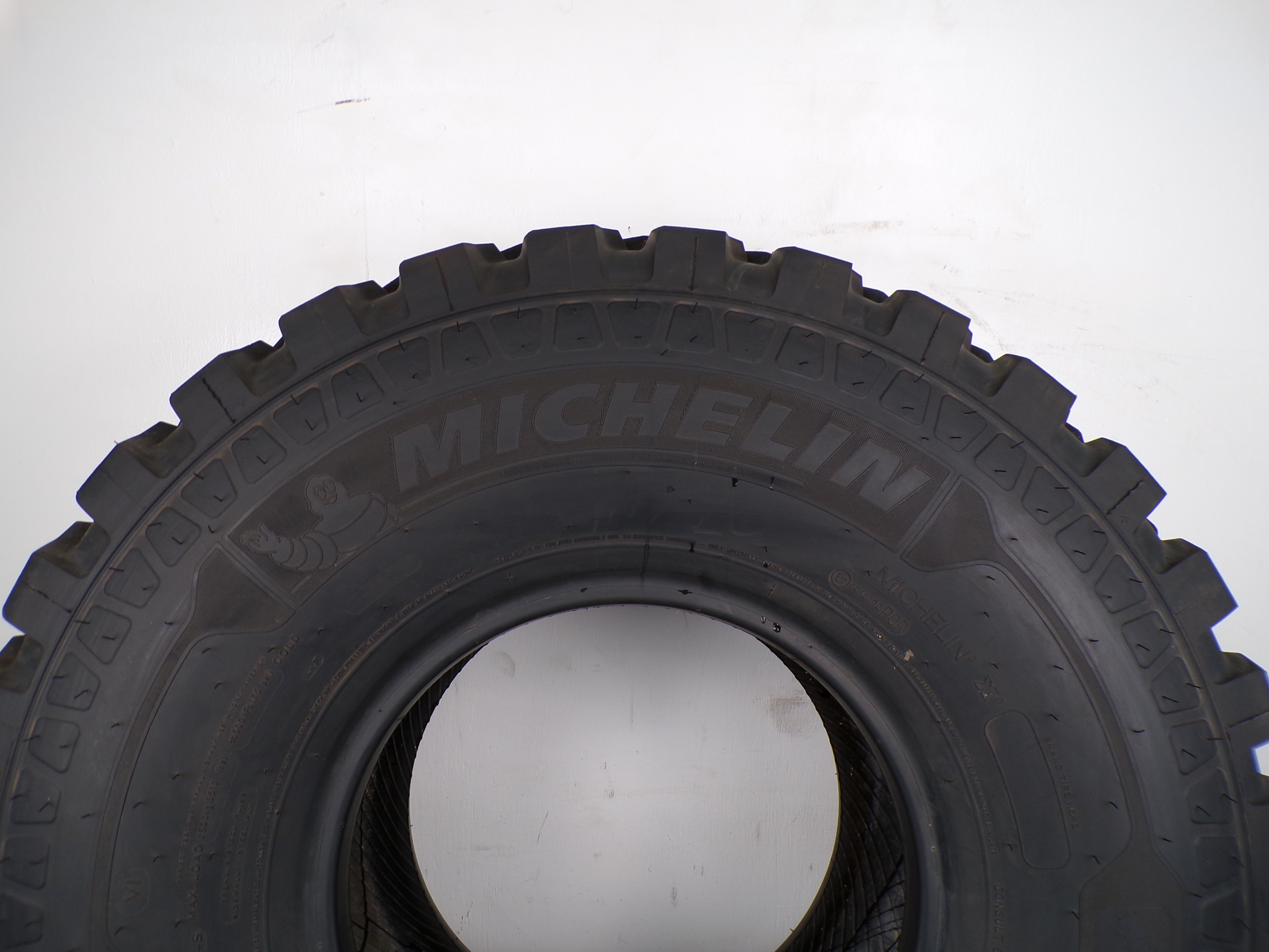 325/85R16 Michelin X-Force ZL Used