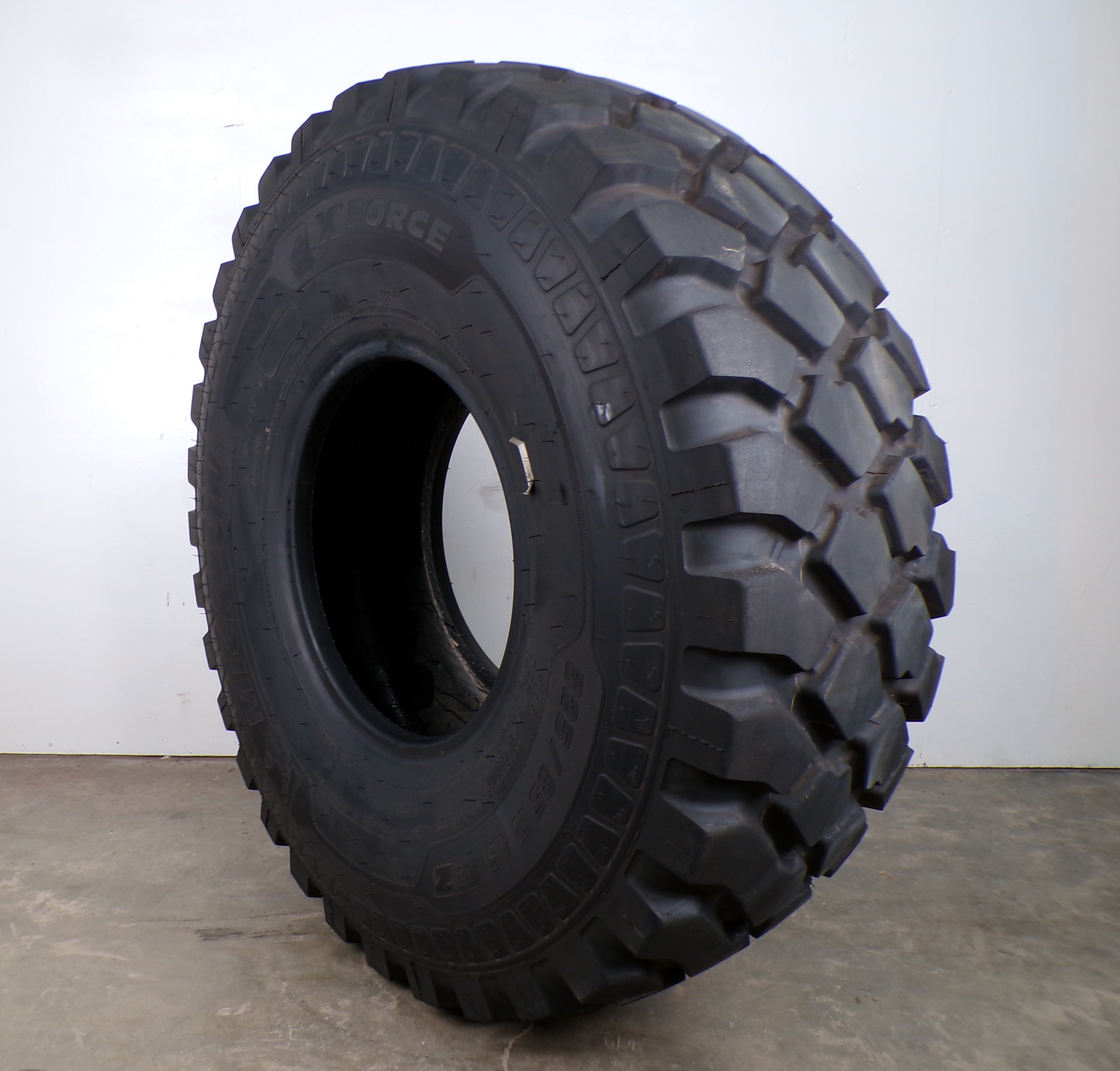 325/85R16 Michelin X-Force ZL Used