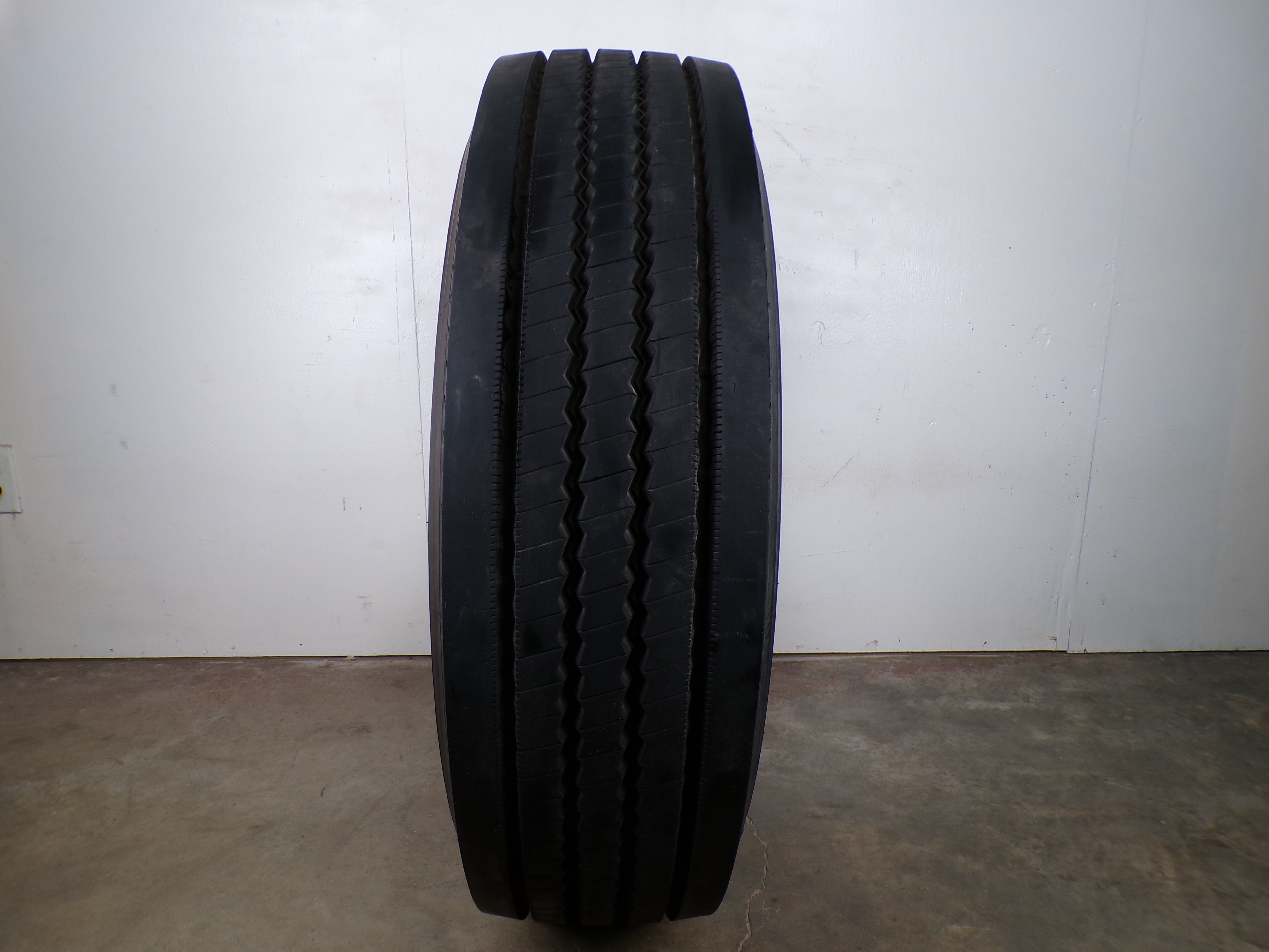 255/70R22.5 Michelin XZE Used