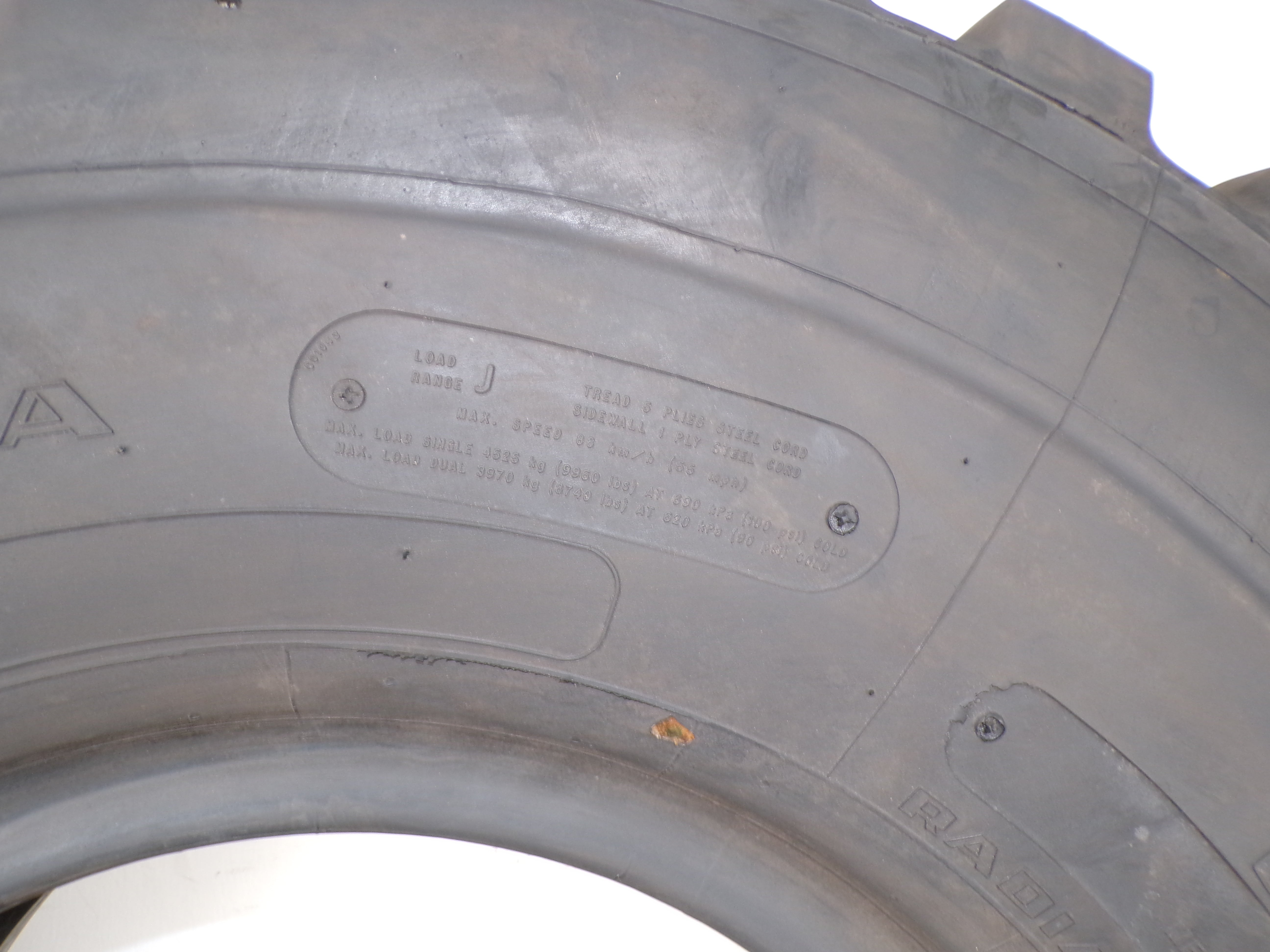 14.00R20 Goodyear AT/2A