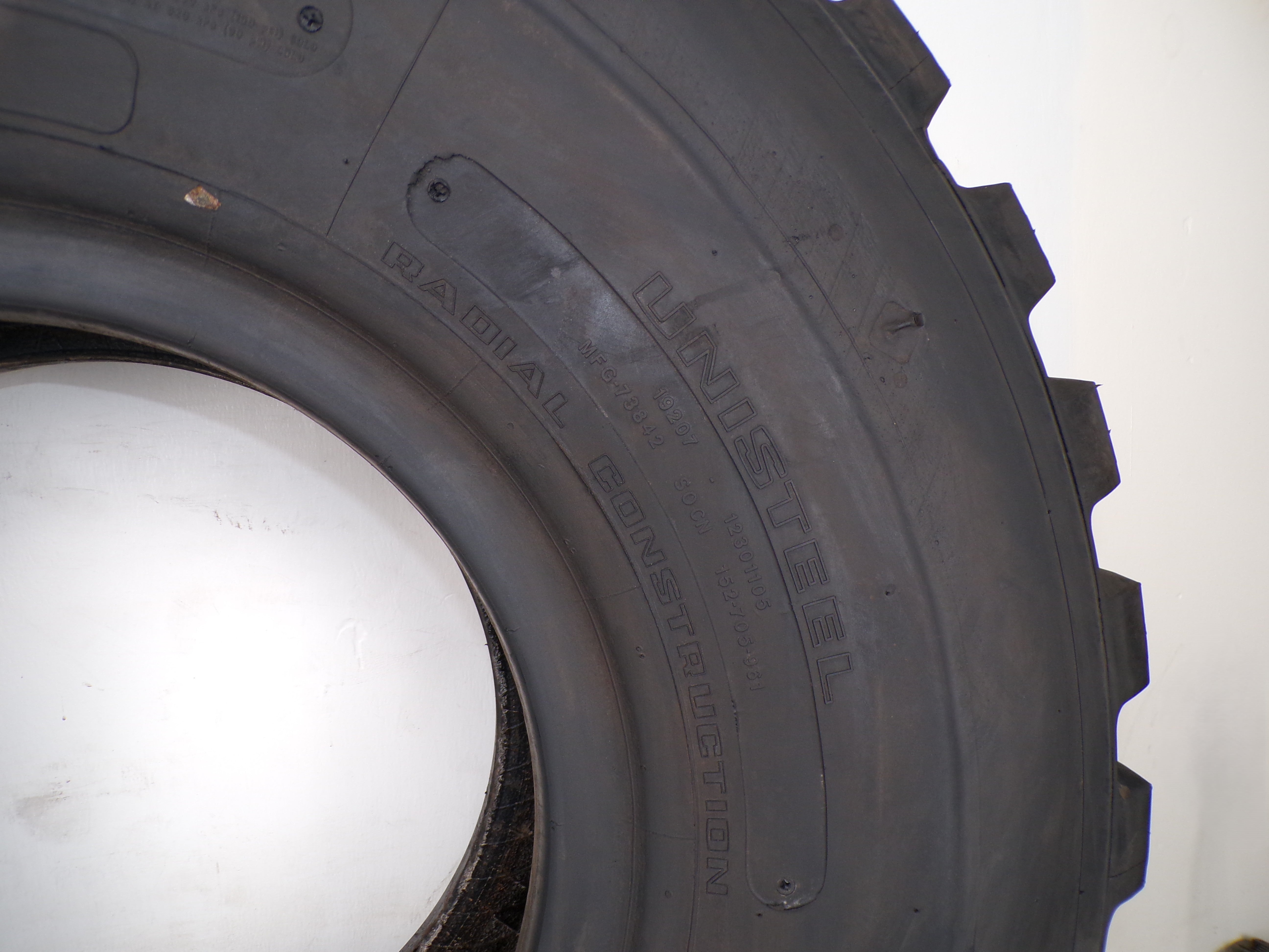 14.00R20 Goodyear AT/2A