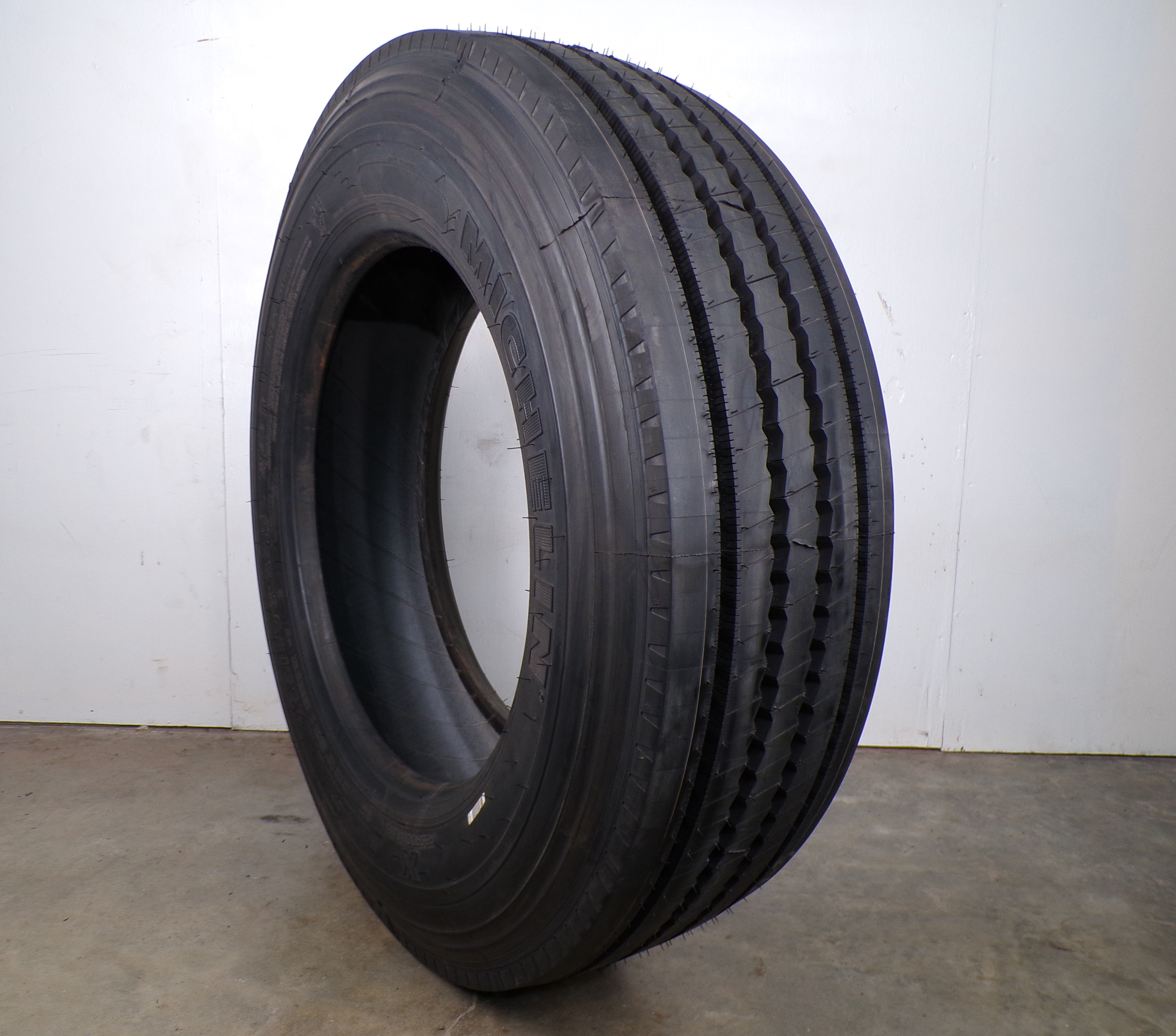 255/70R22.5 Michelin XZE New