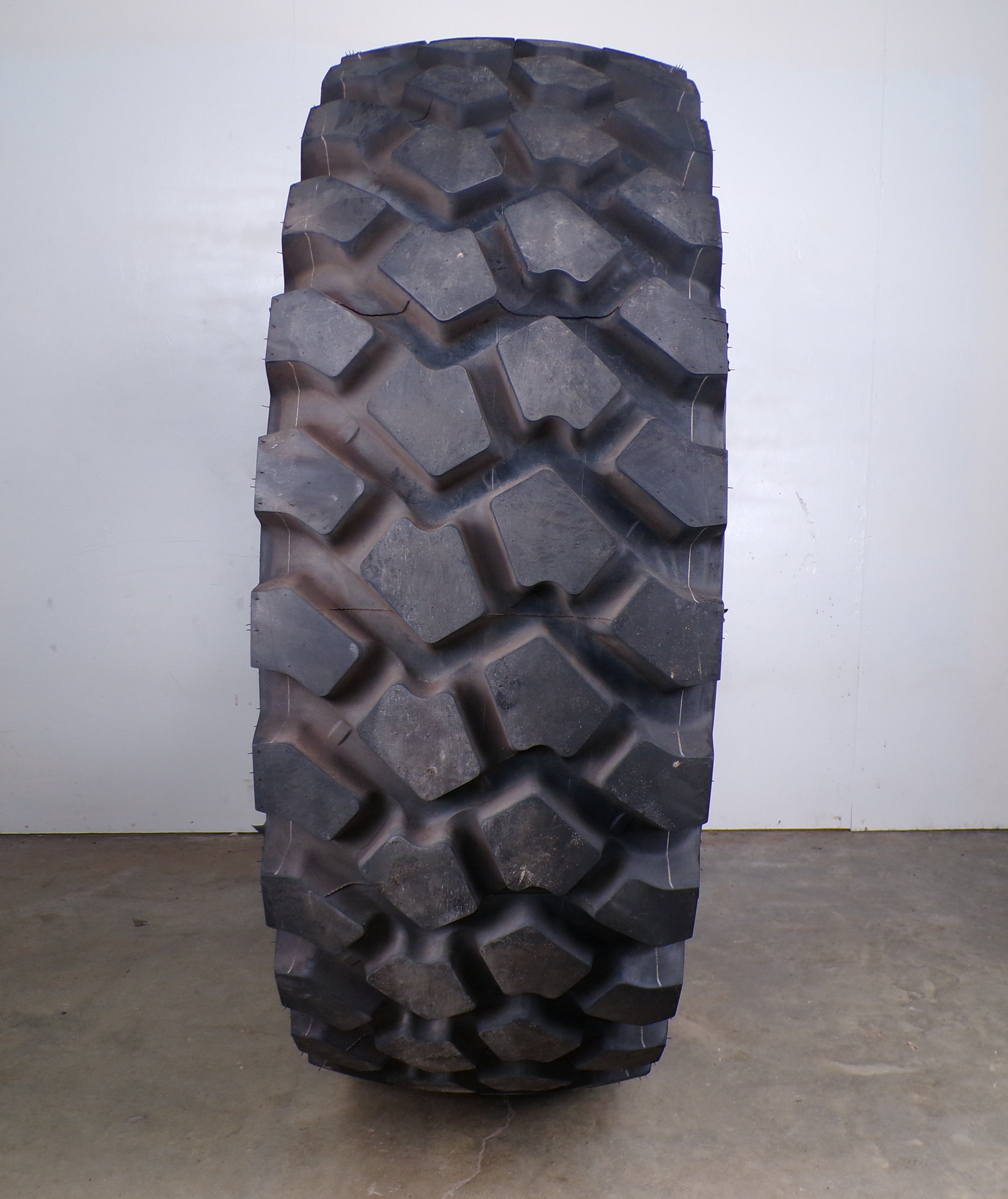 16.00R20 Michelin XZL Used 98% (Take-Off)