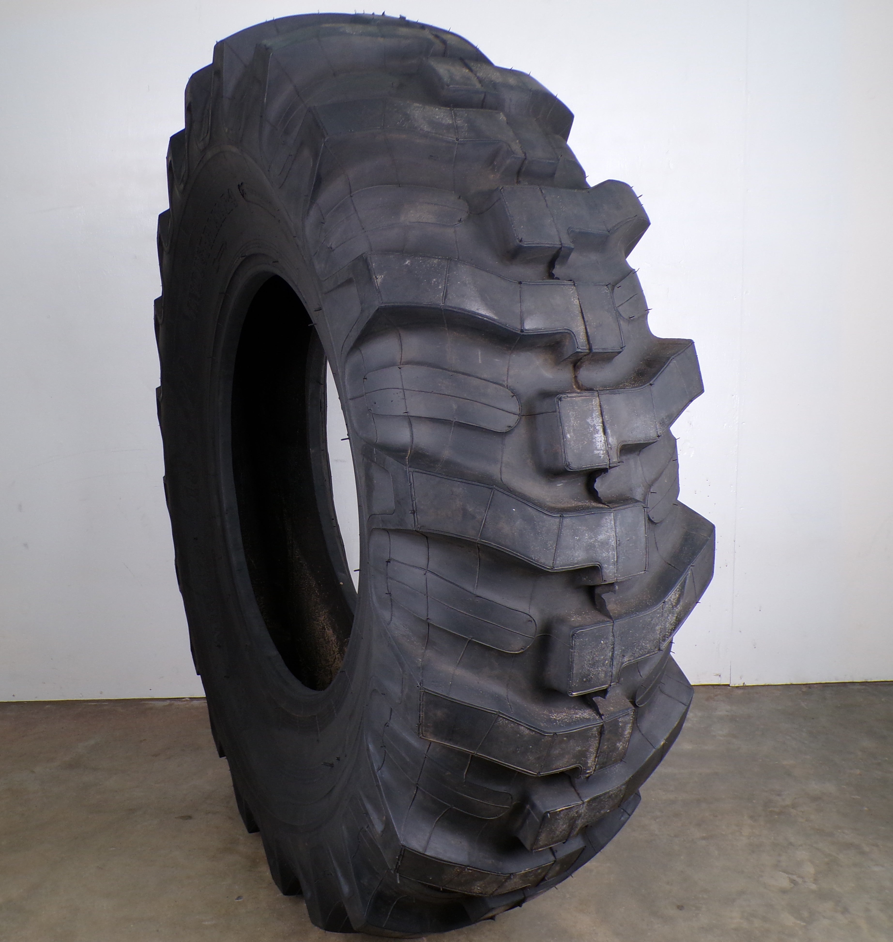 18.4-26 MRL MTU 428 16PLY Industrial R4 New