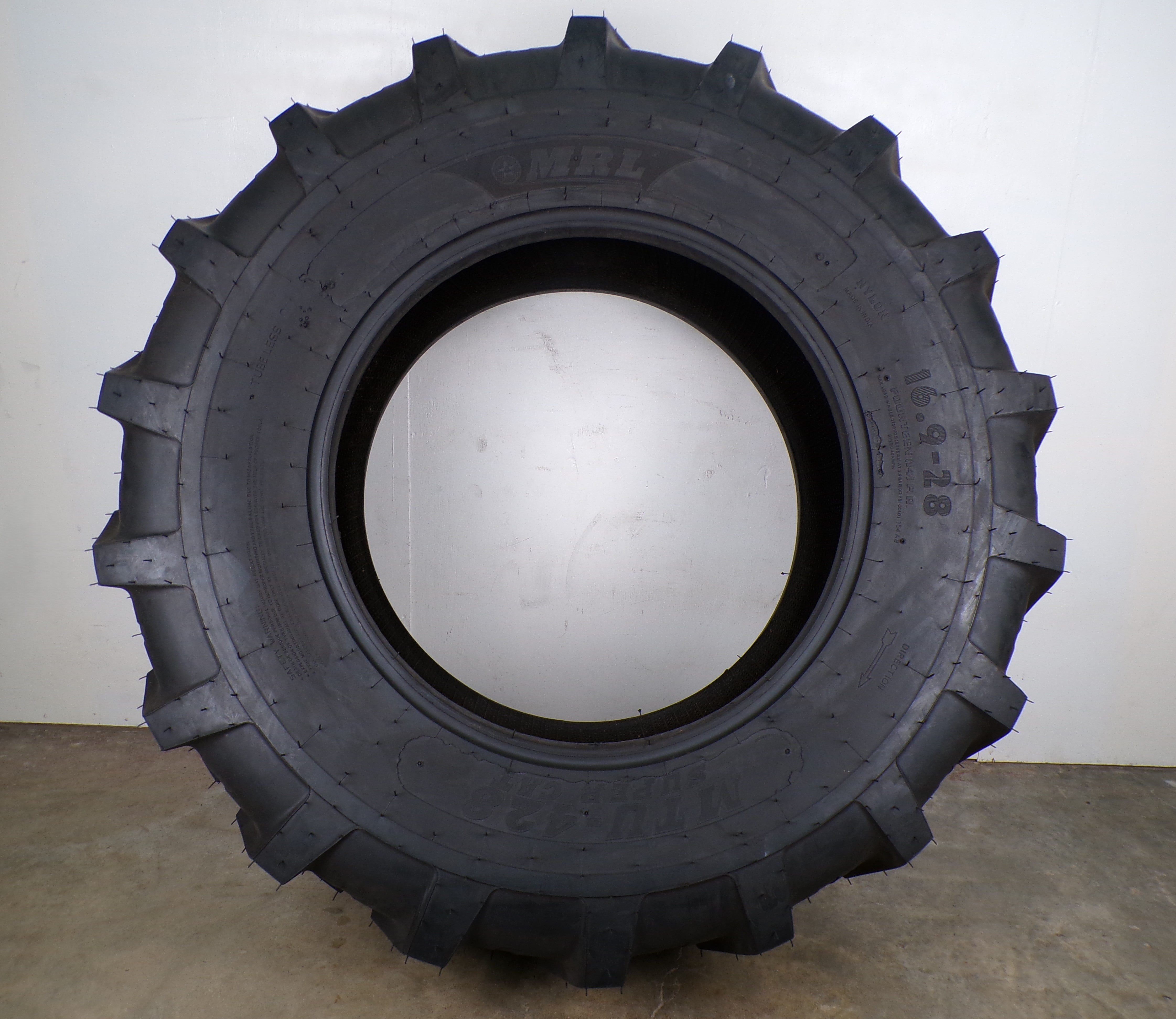 16.9-28 MRL MTU 428 14 PLY Super Cat New
