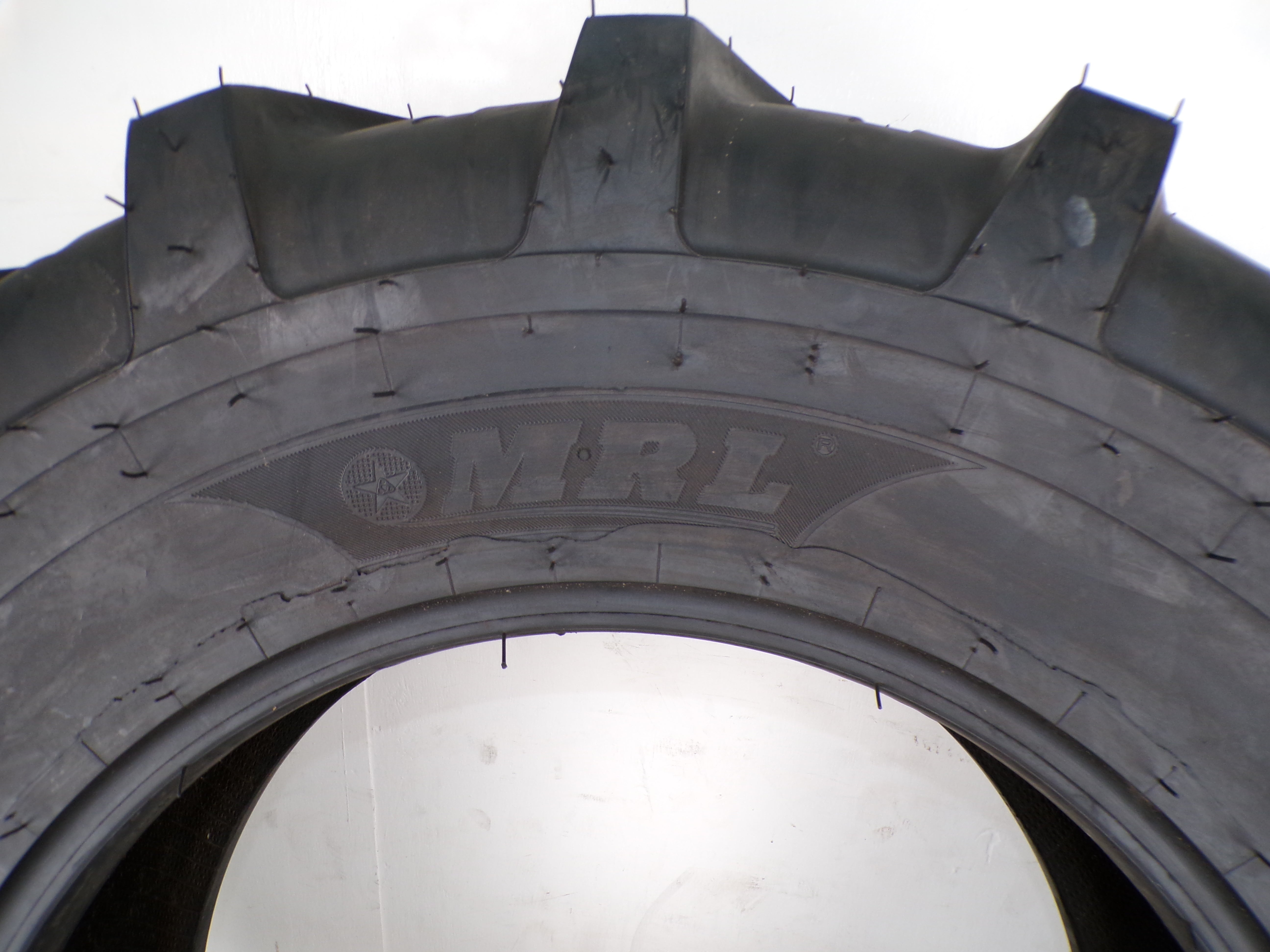 16.9-28 MRL MTU 428 14 PLY Super Cat New