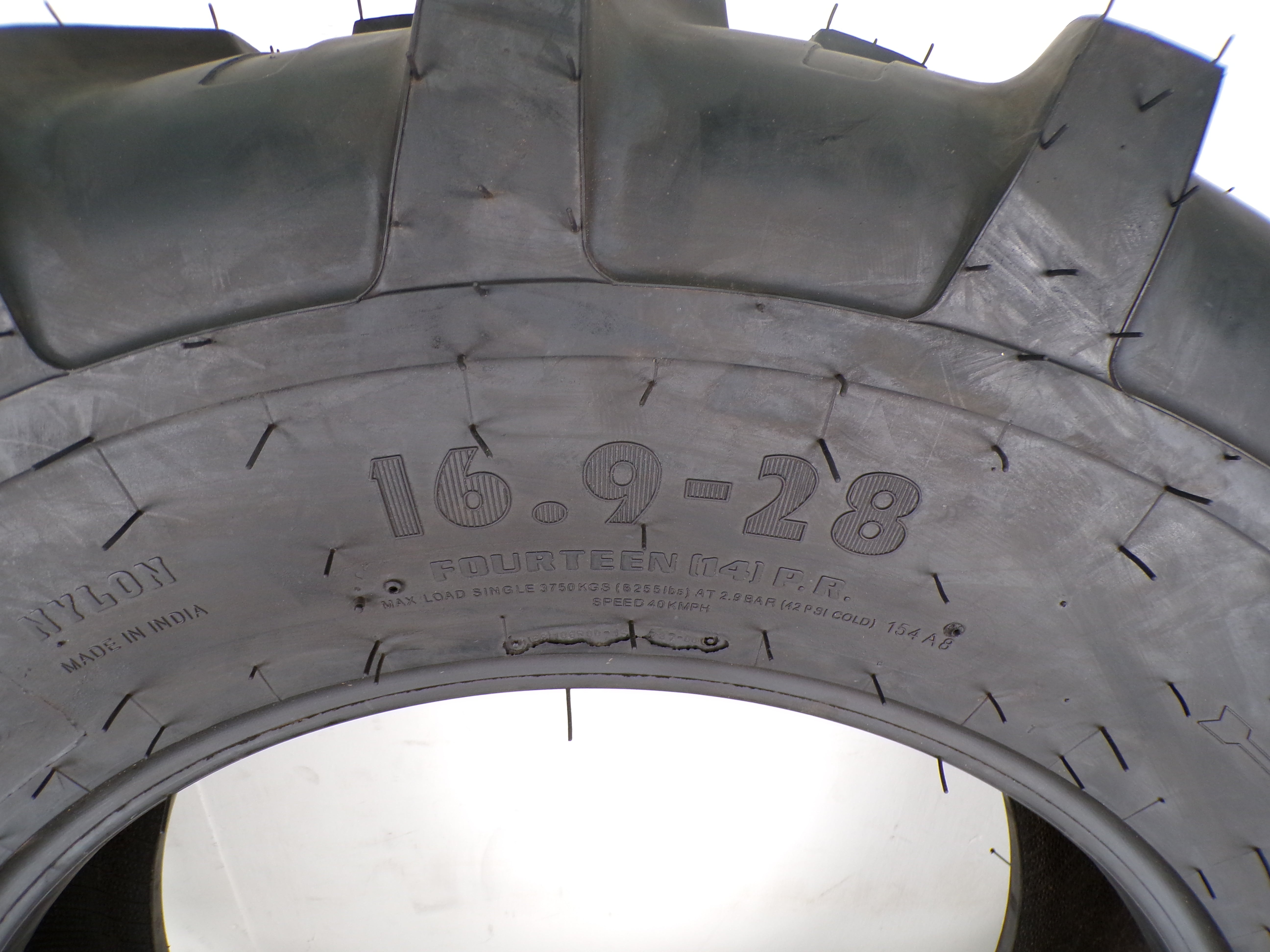 16.9-28 MRL MTU 428 14 PLY Super Cat New