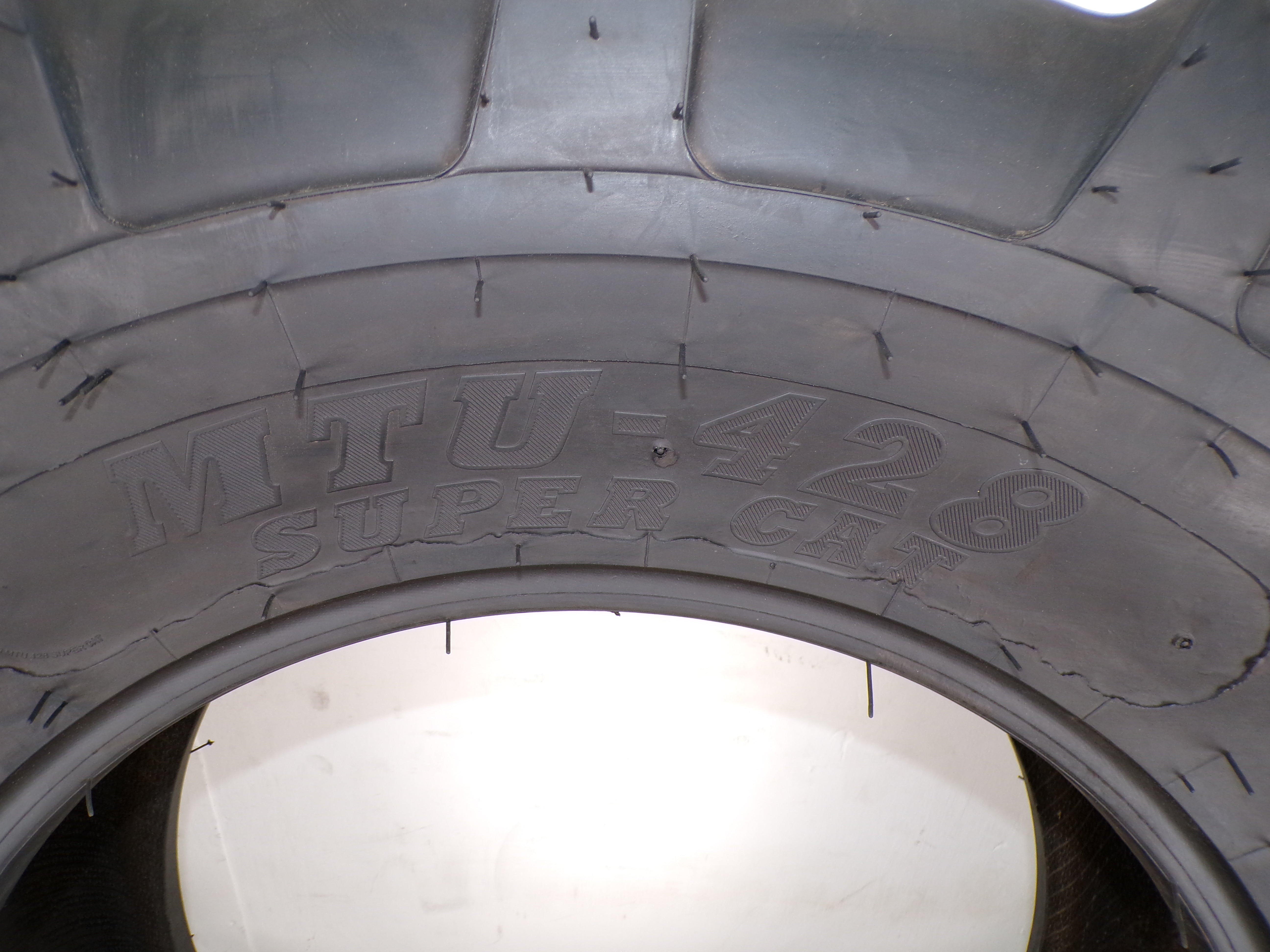 16.9-28 MRL MTU 428 14 PLY Super Cat New