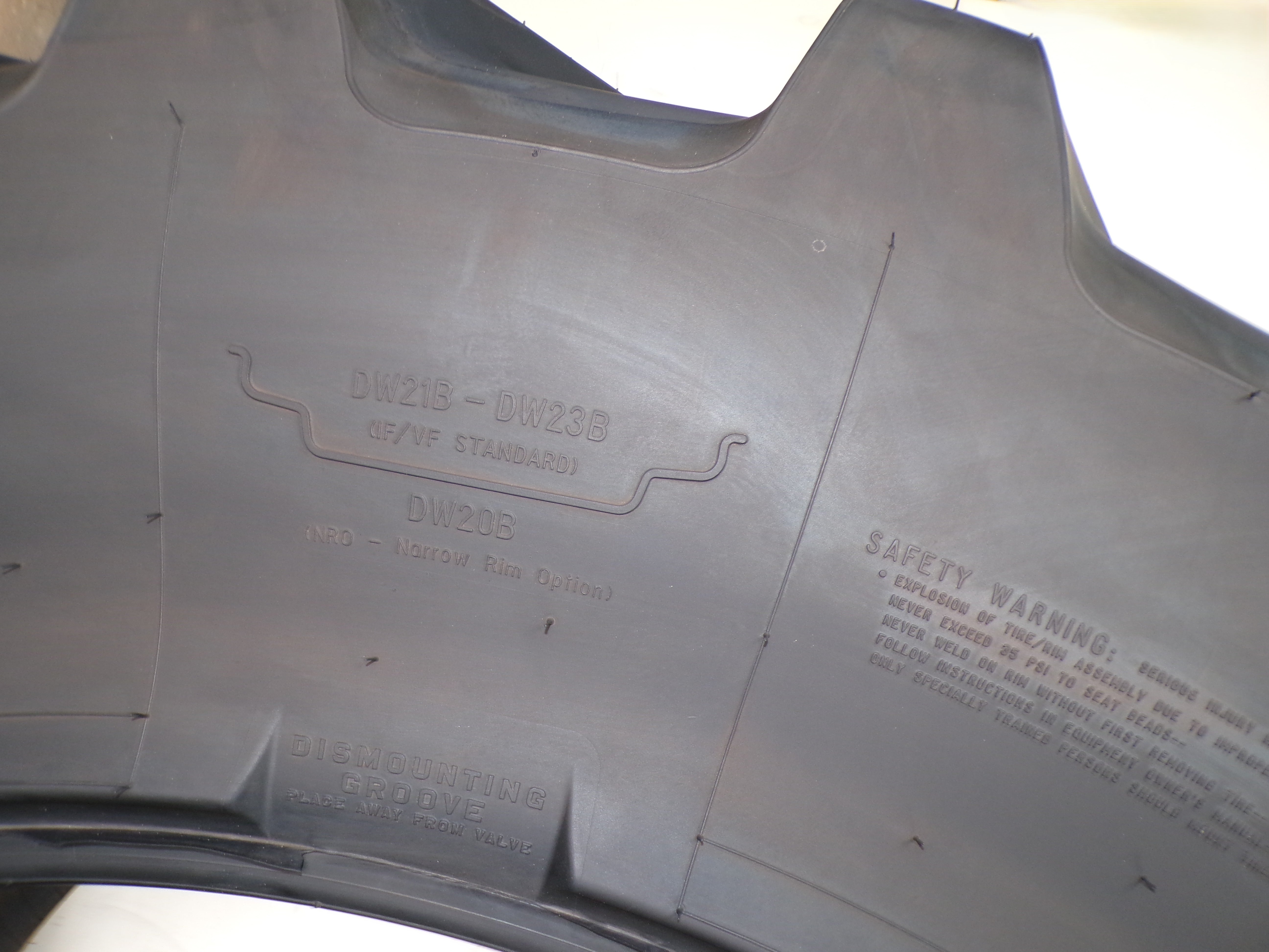 VF650/65R42 Bridgestone VT-Tractor 170D/167E TL