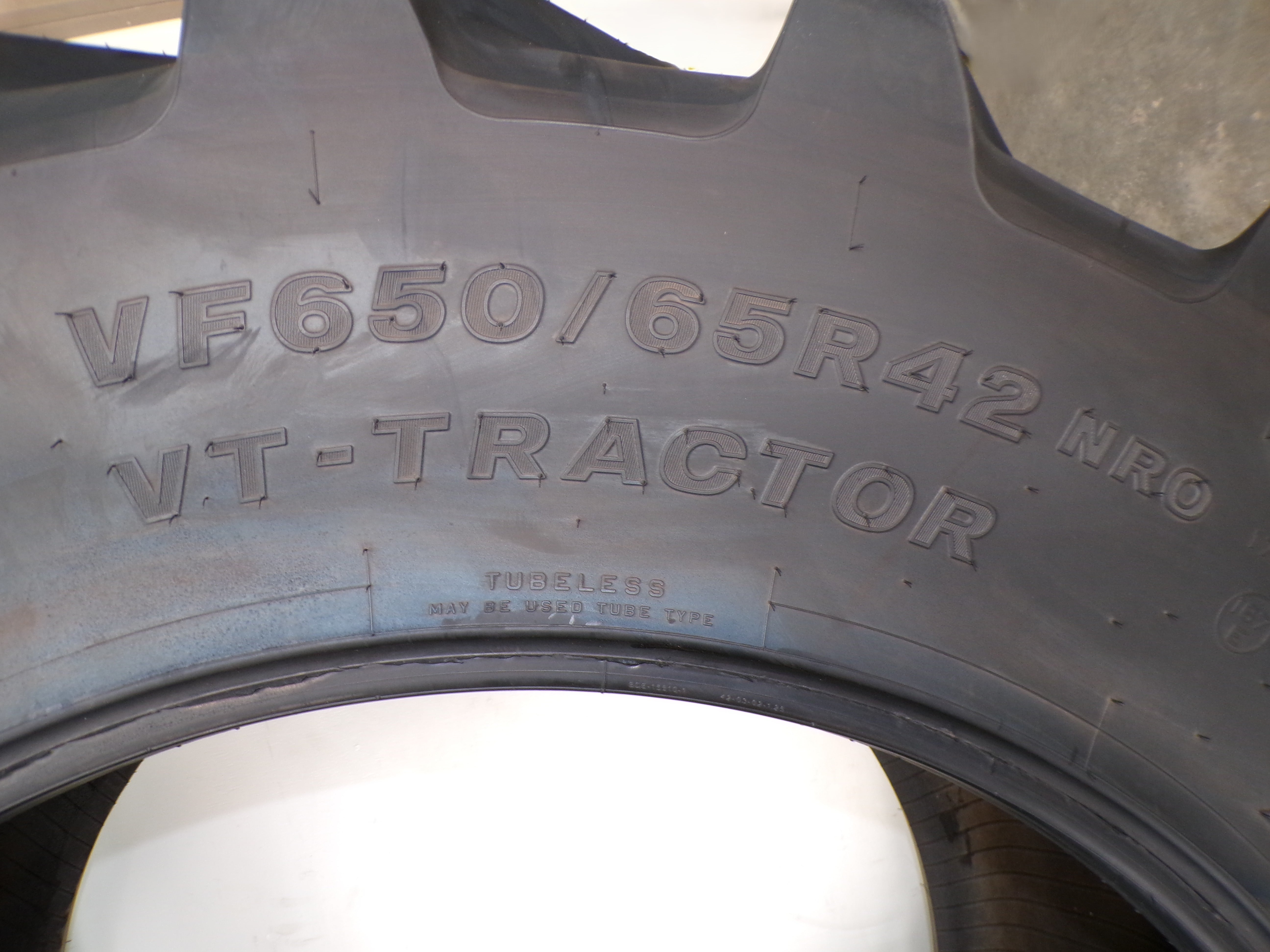 VF650/65R42 Bridgestone VT-Tractor 170D/167E TL