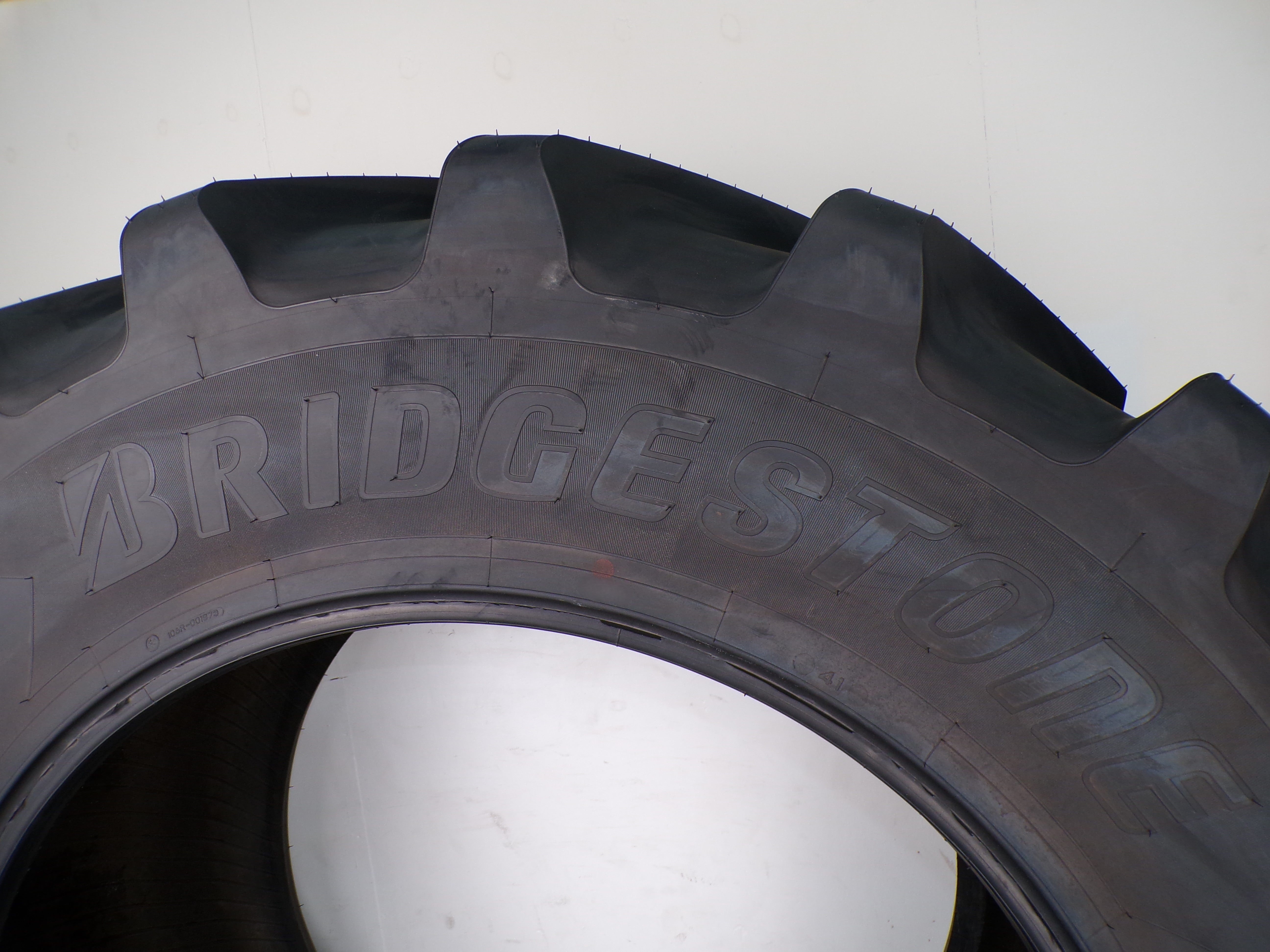 VF650/65R42 Bridgestone VT-Tractor 170D/167E TL