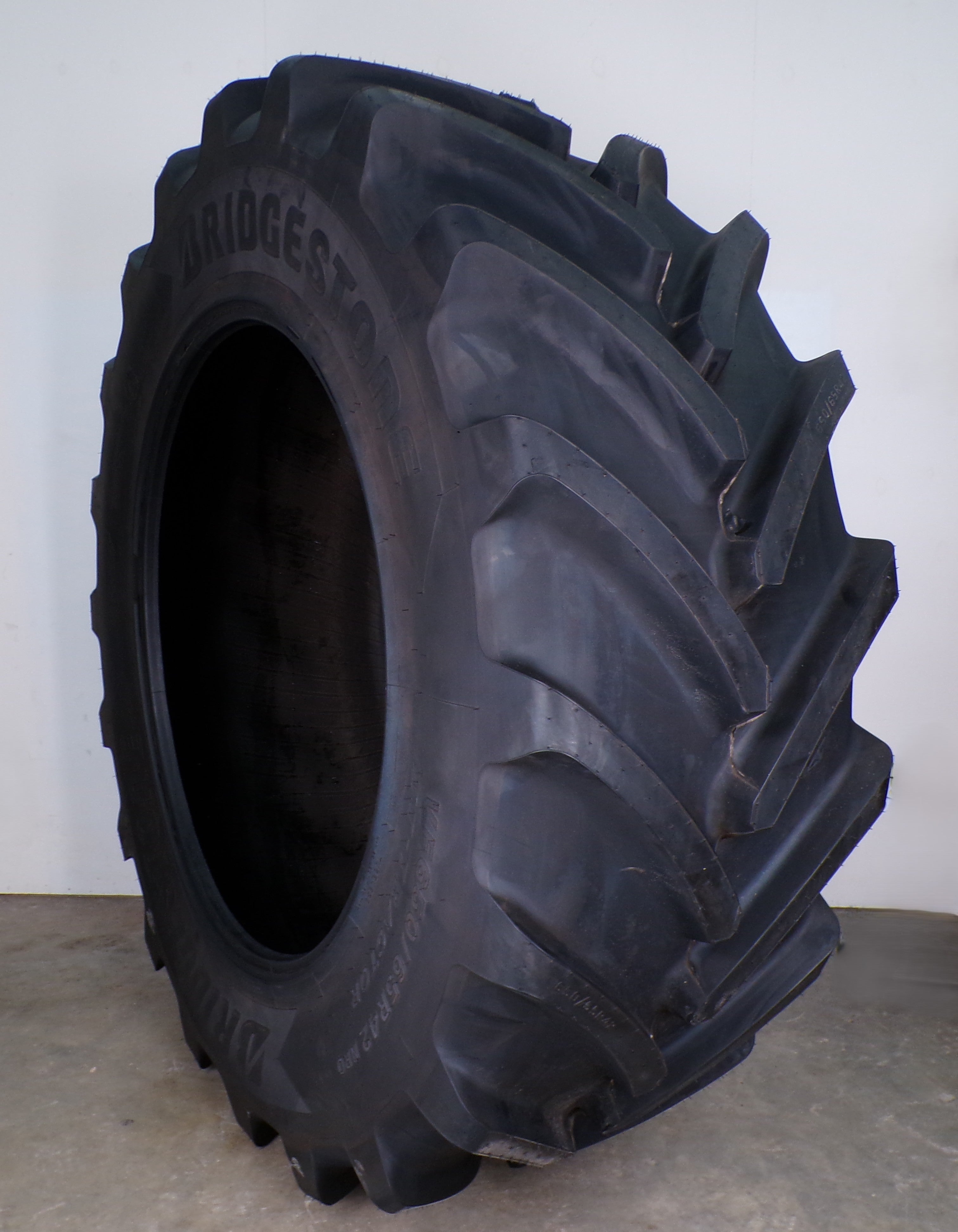 VF650/65R42 Bridgestone VT-Tractor 170D/167E TL