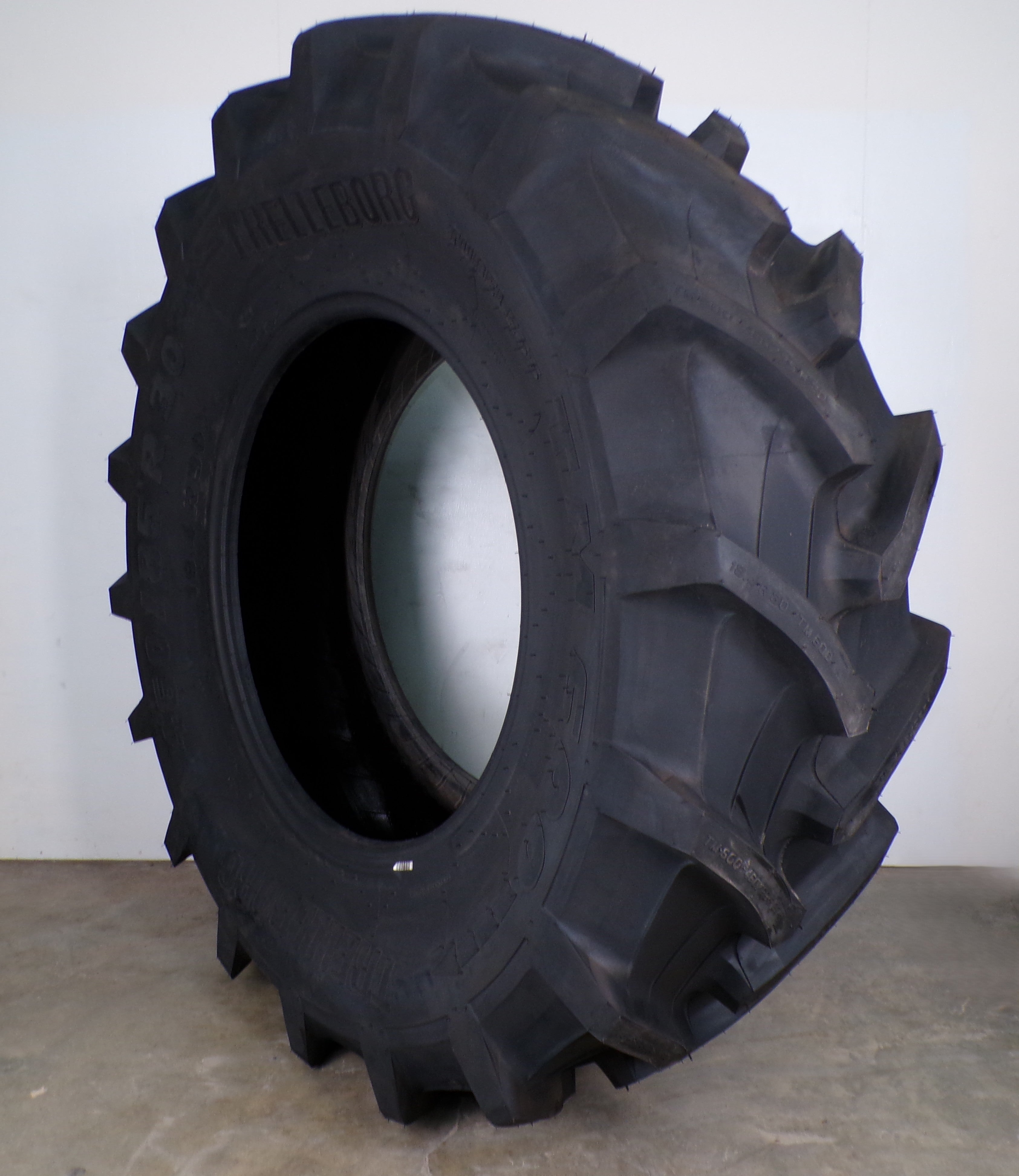 460/85R30 (18.4R30) Trelleborg TM600 New 145A8