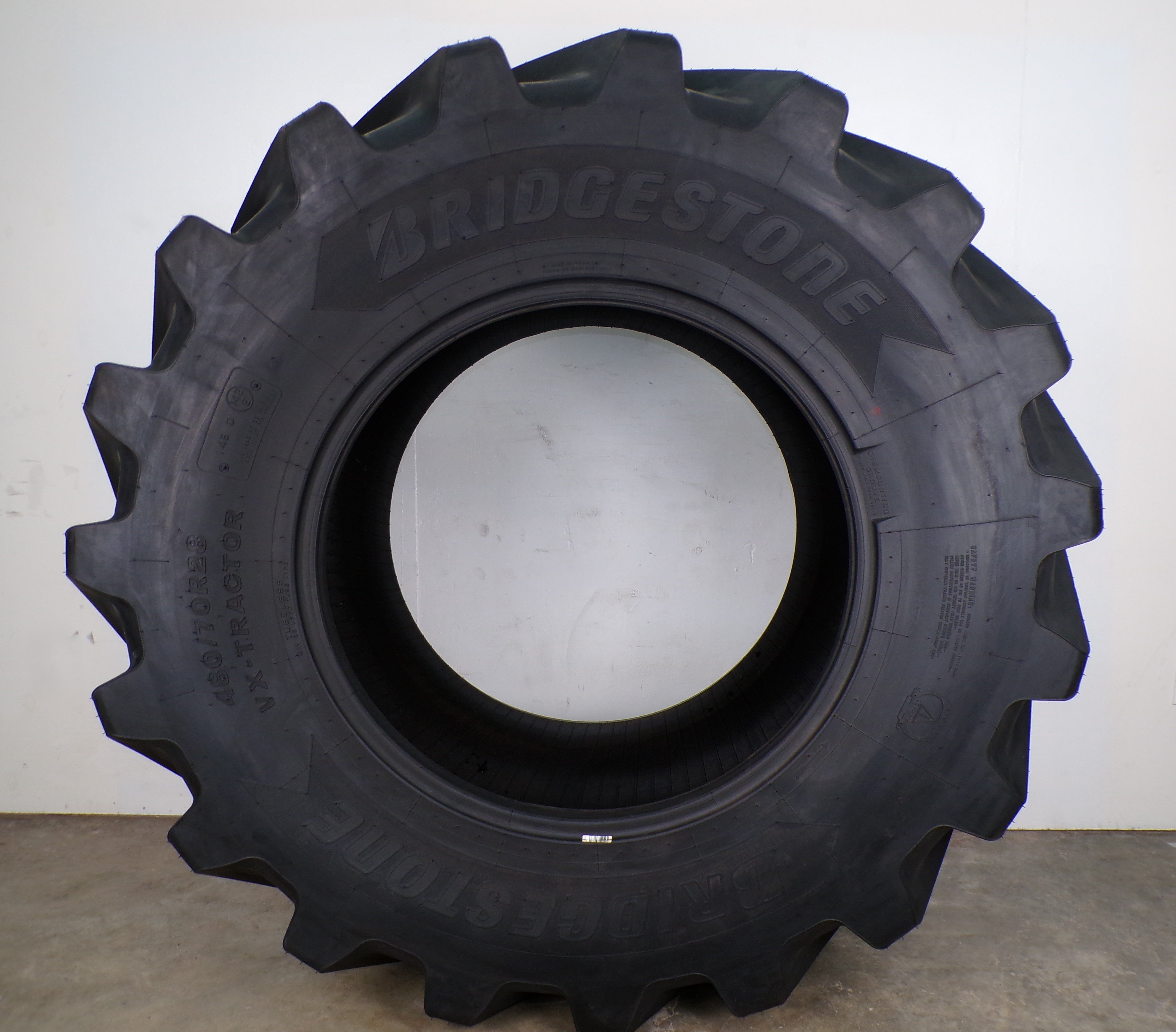 480/70R28 BRIDGESTONE VX-TRAC 145D/142E TL New