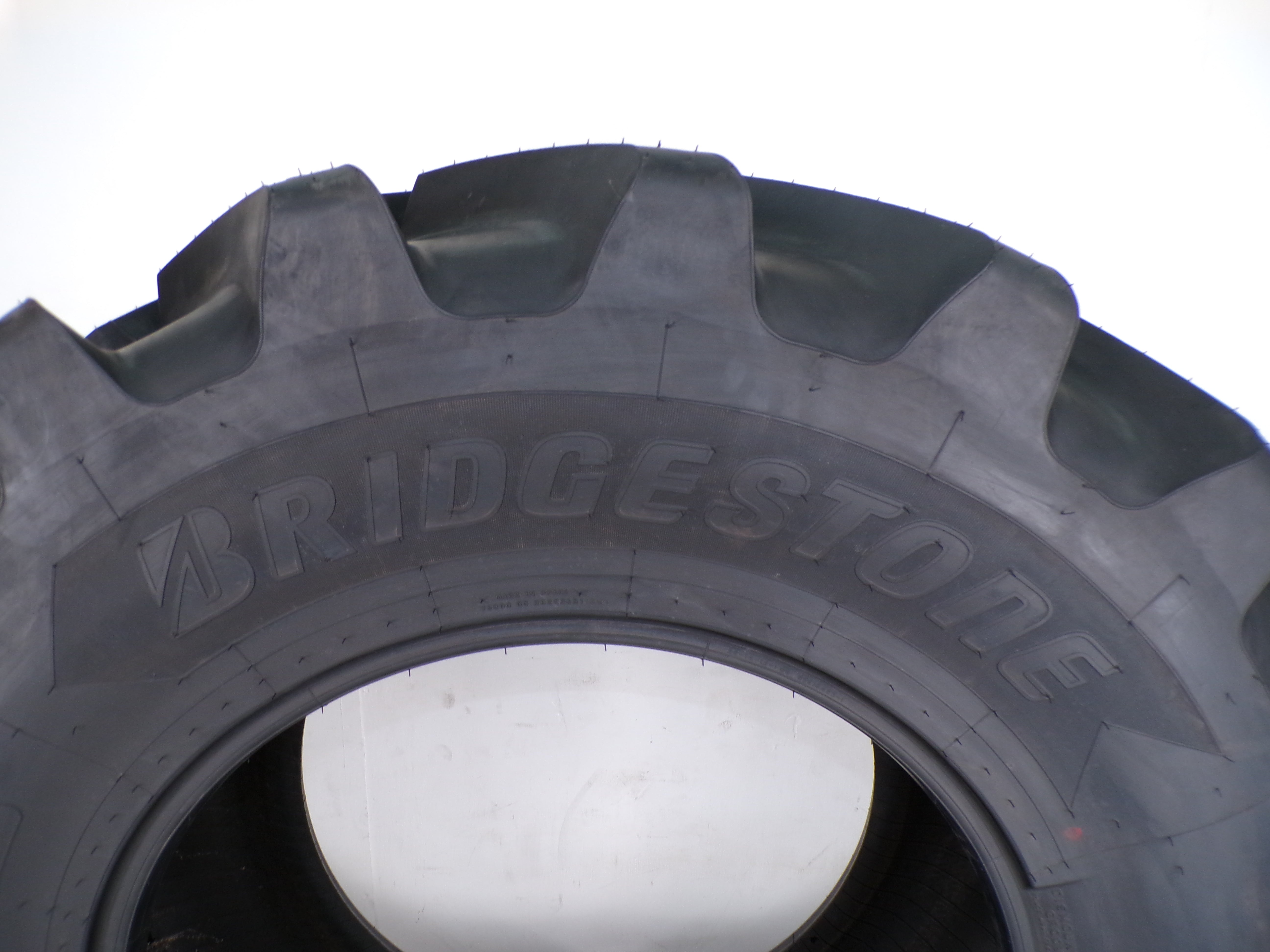 480/70R28 BRIDGESTONE VX-TRAC 145D/142E TL New