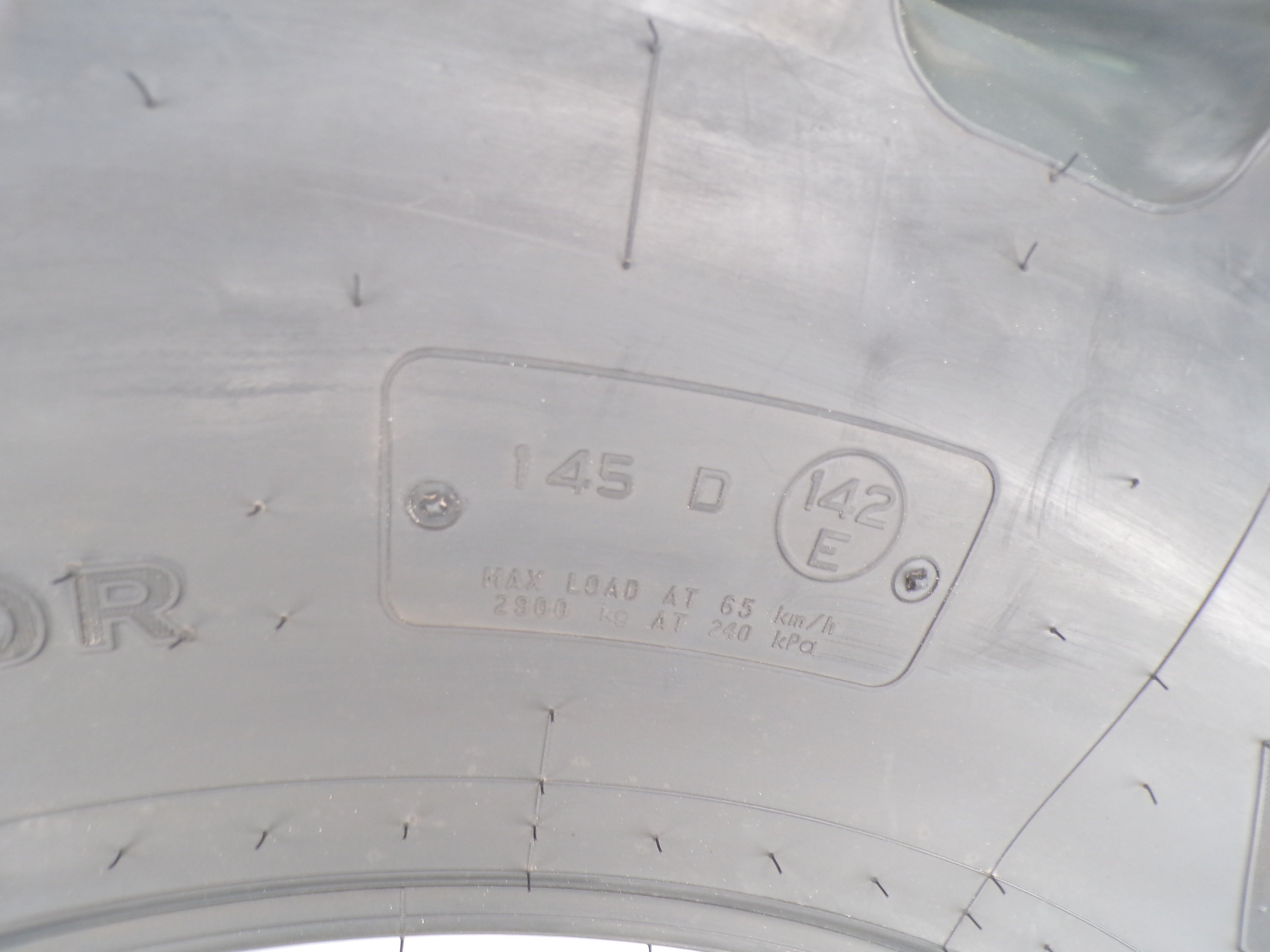 480/70R28 BRIDGESTONE VX-TRAC 145D/142E TL New