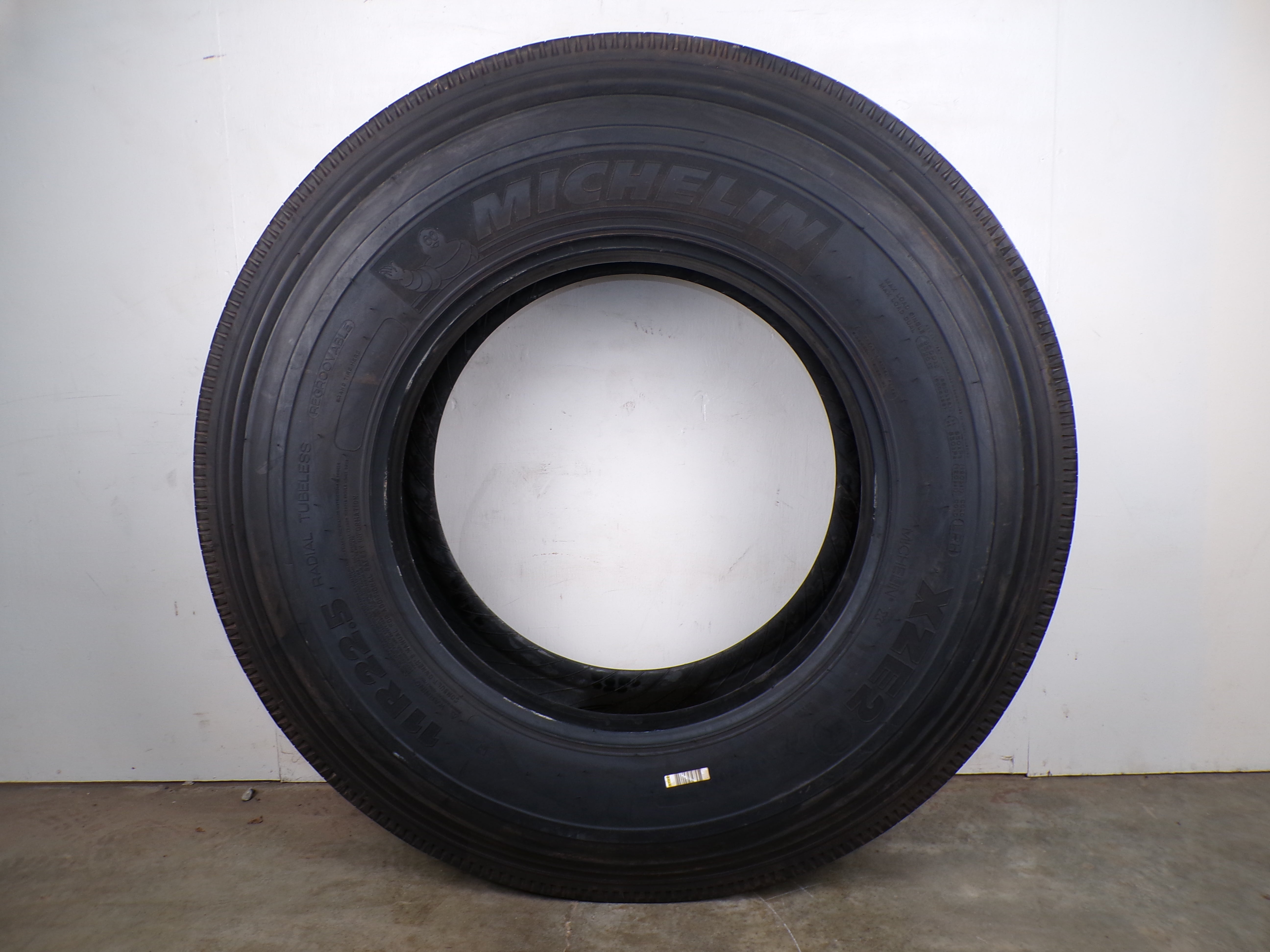 11R22.5 Michelin XZE2