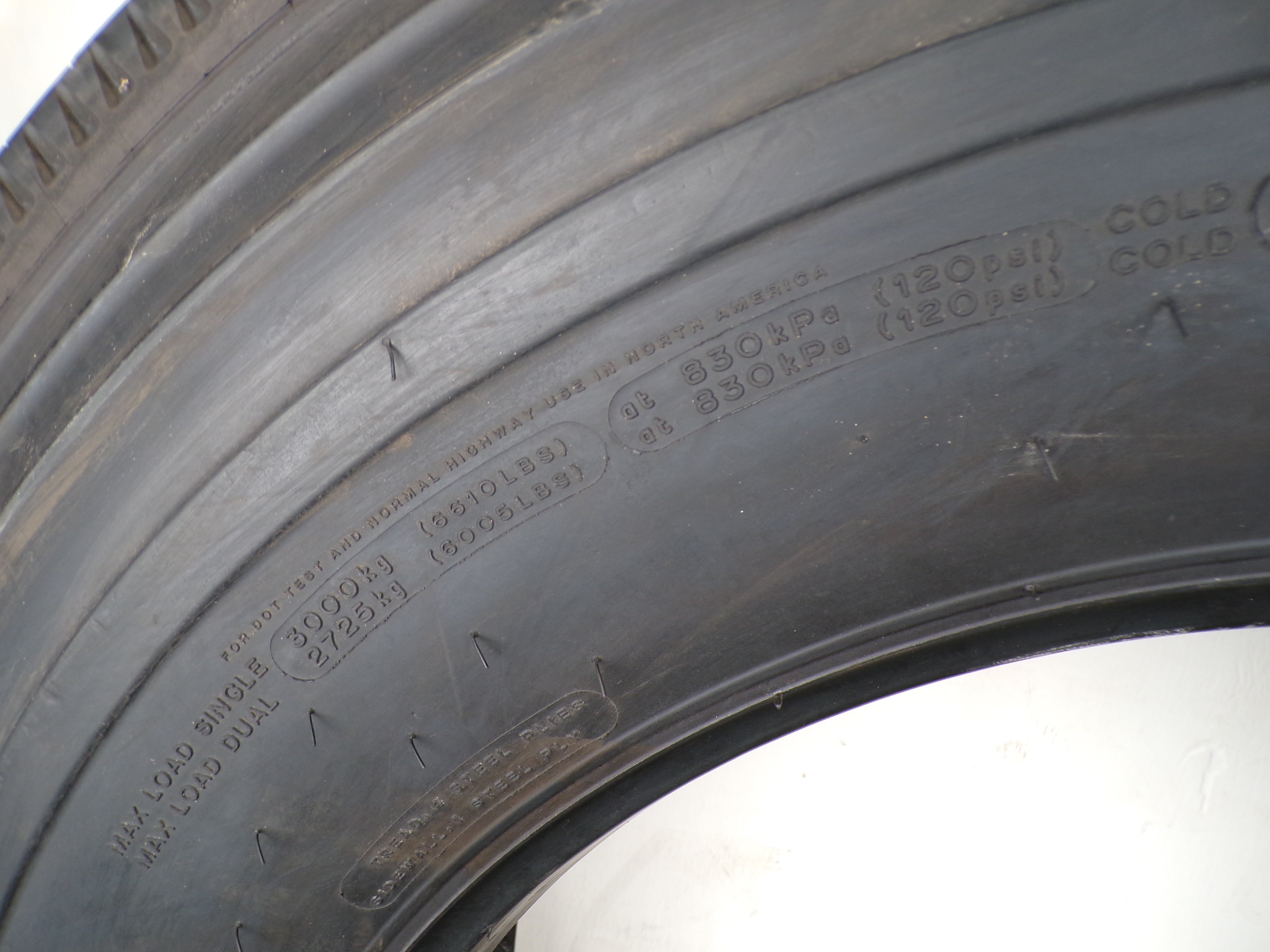 11R22.5 Michelin XZE2