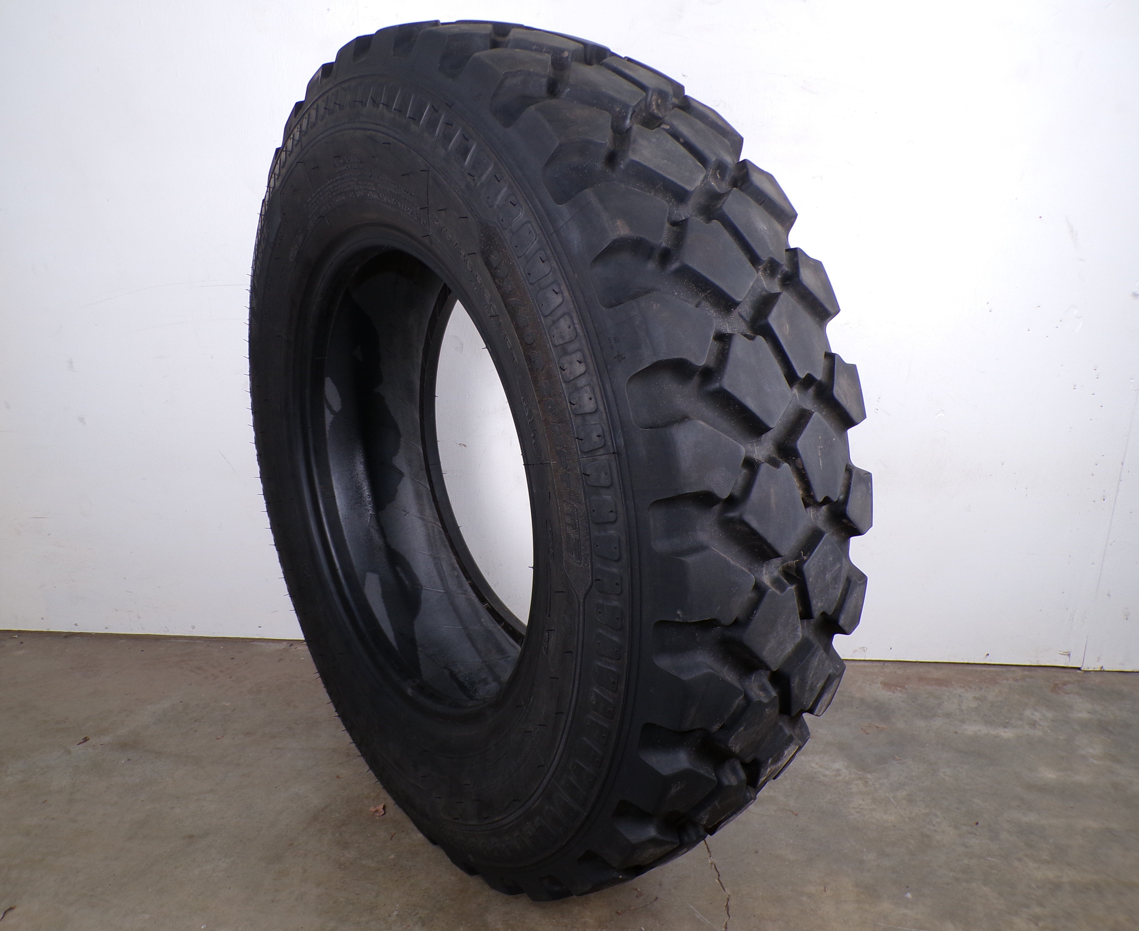 275/80R20 Michelin XZL X Force MPT Z Used