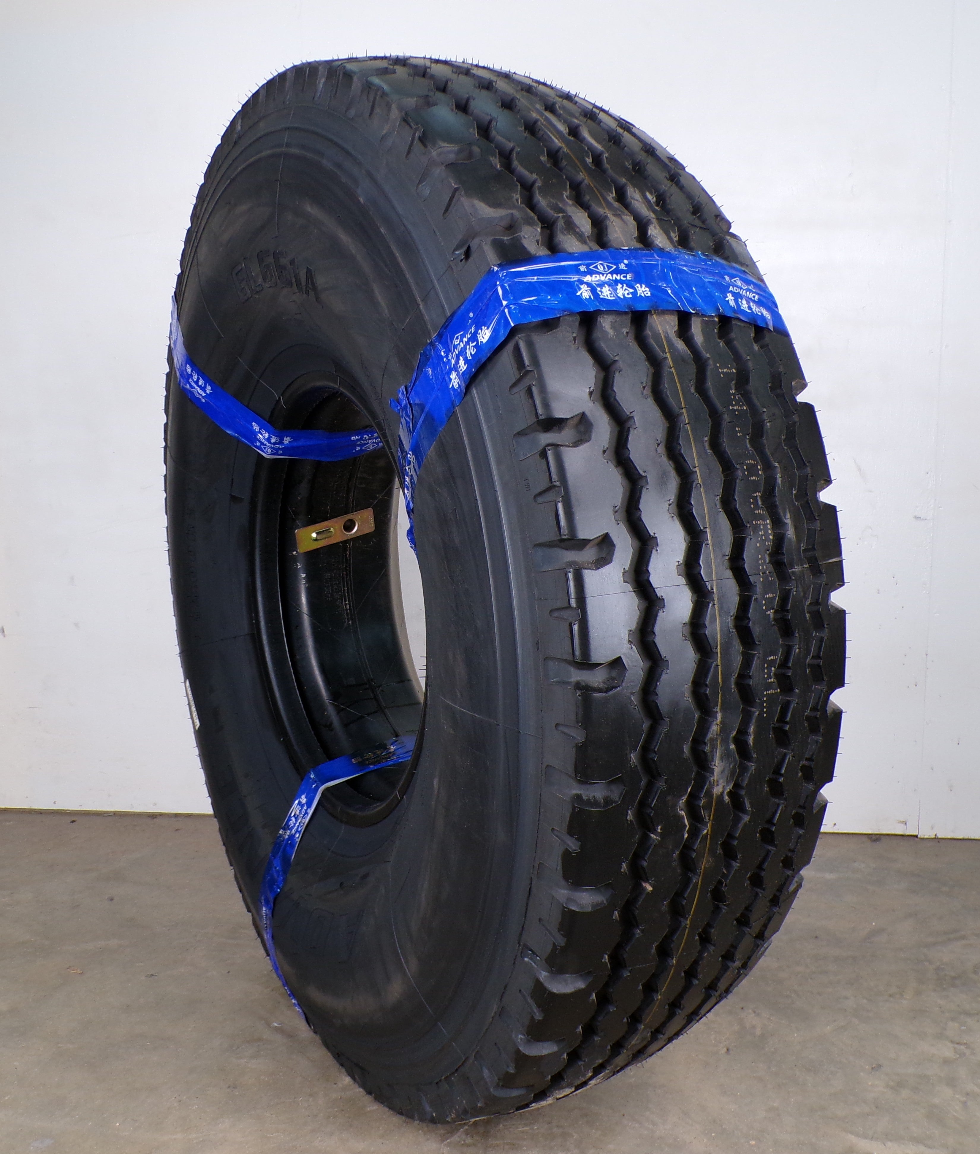 14.00R20 Advance GL661A