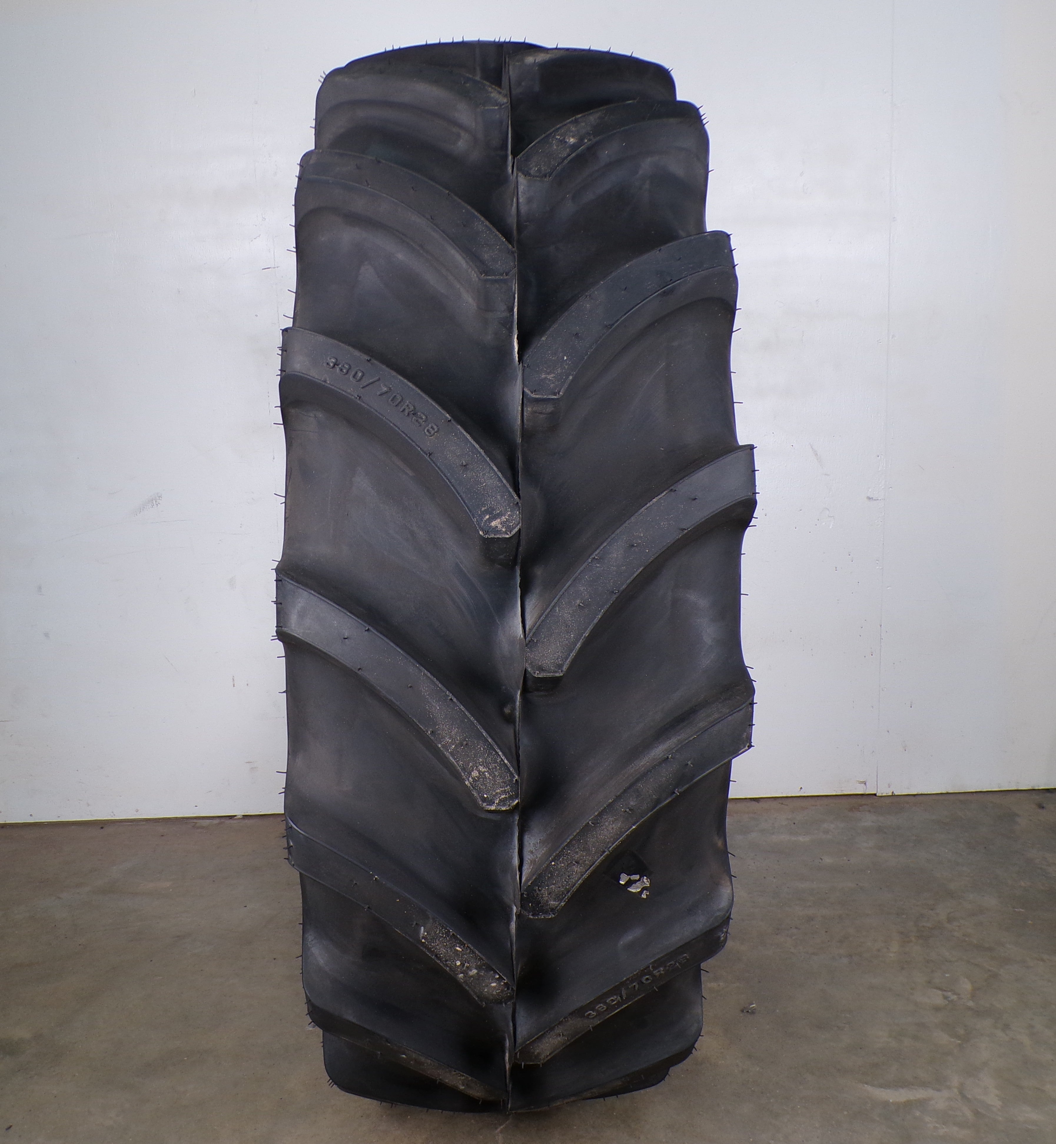 380/70R28 (13.6R28)Firestone Performer 70 Extra