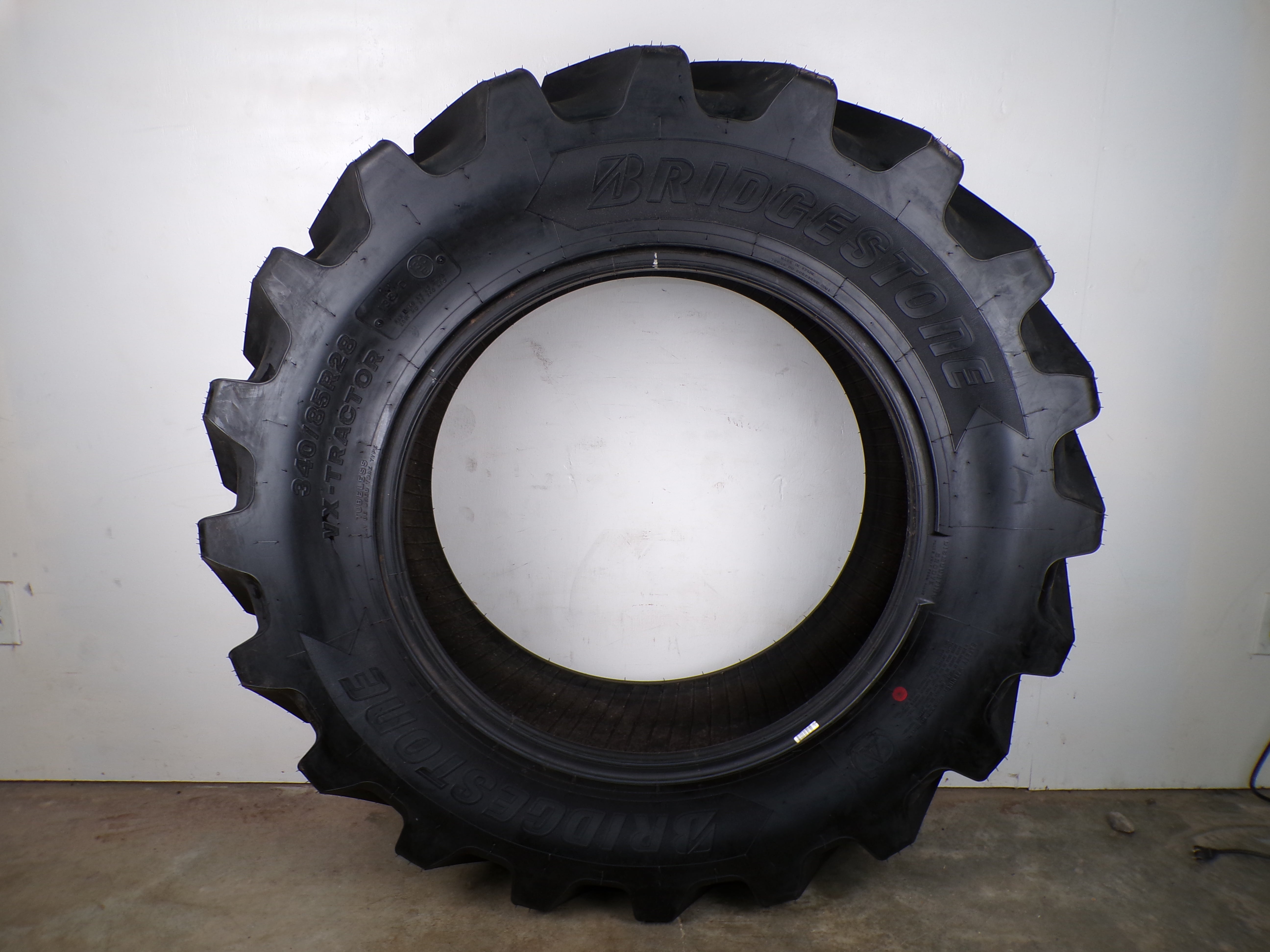 340/85R28 (13.6R28) Bridgestone VX-Tractor