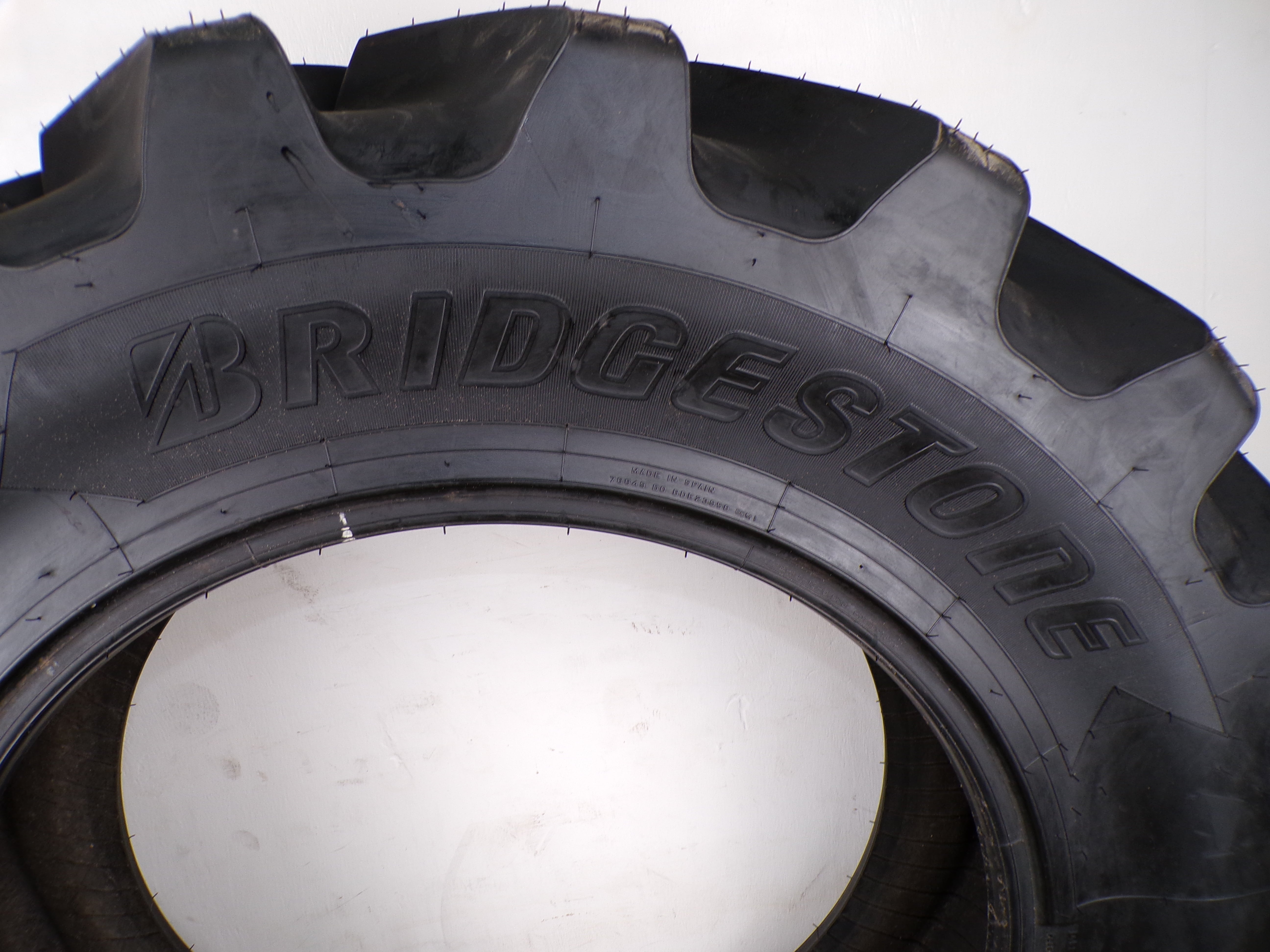 340/85R28 (13.6R28) Bridgestone VX-Tractor