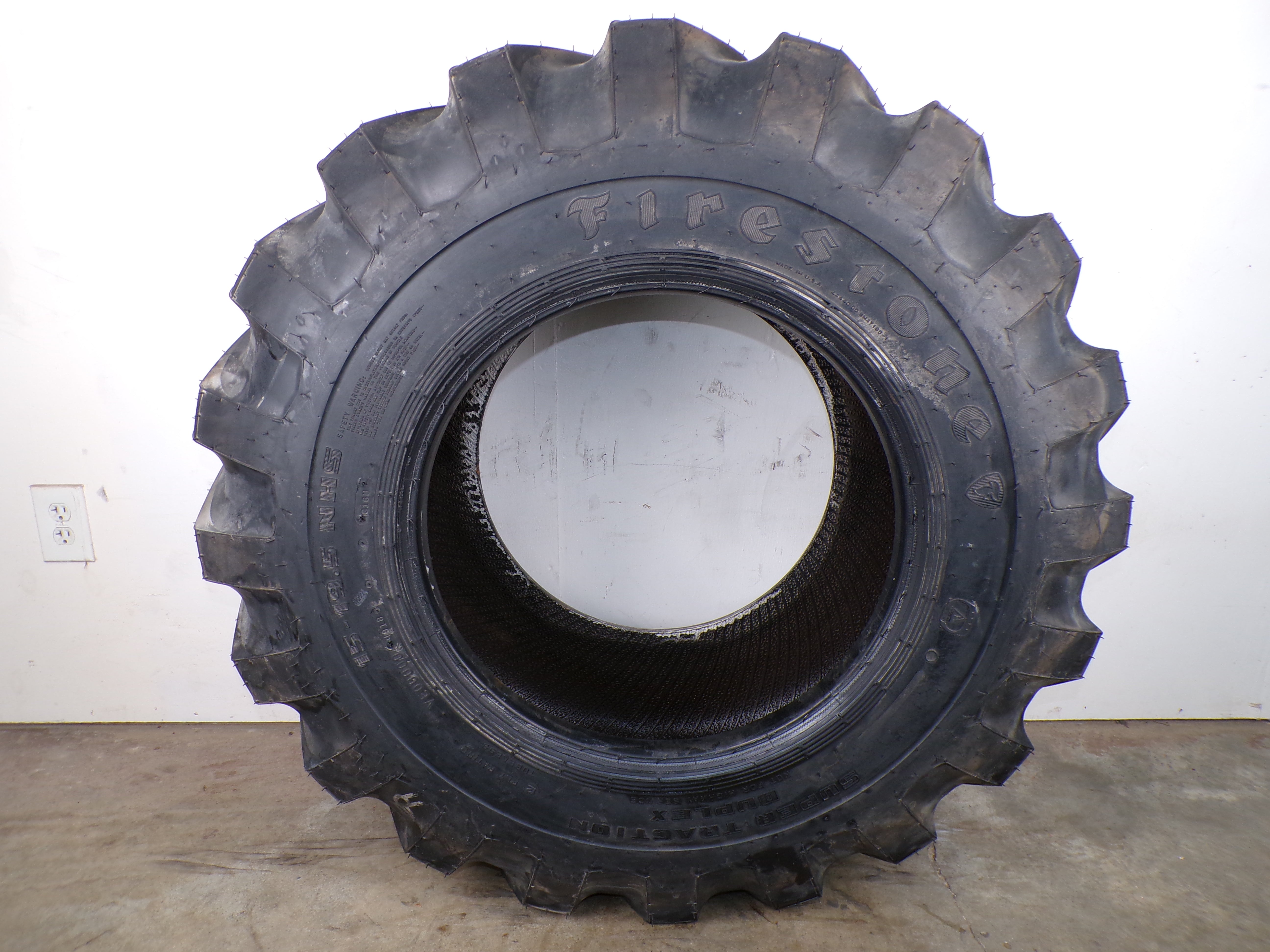 15-19.5 Firestone Super Traction Duple X