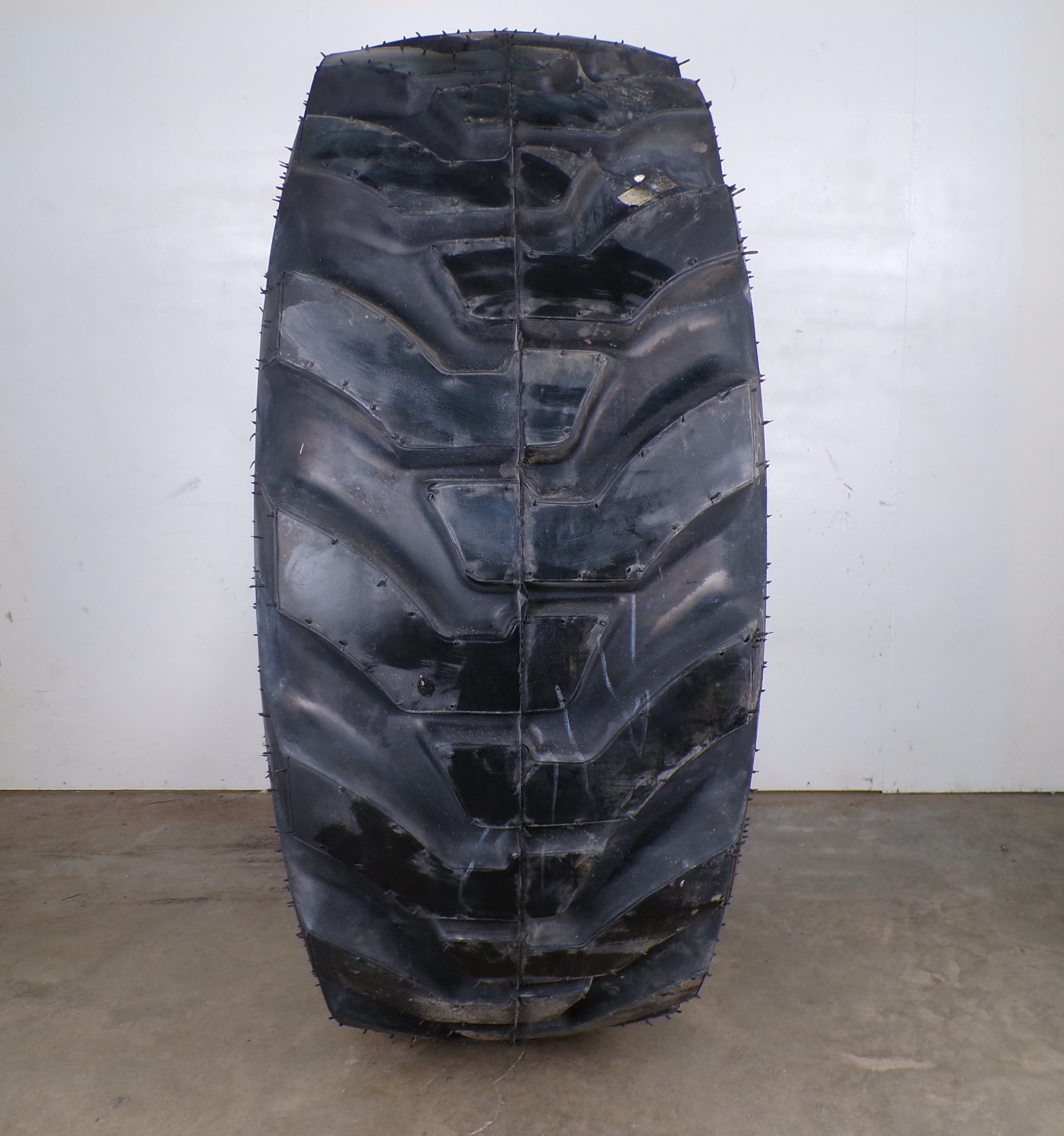 17.5-25 Firestone Super Ground Grip New