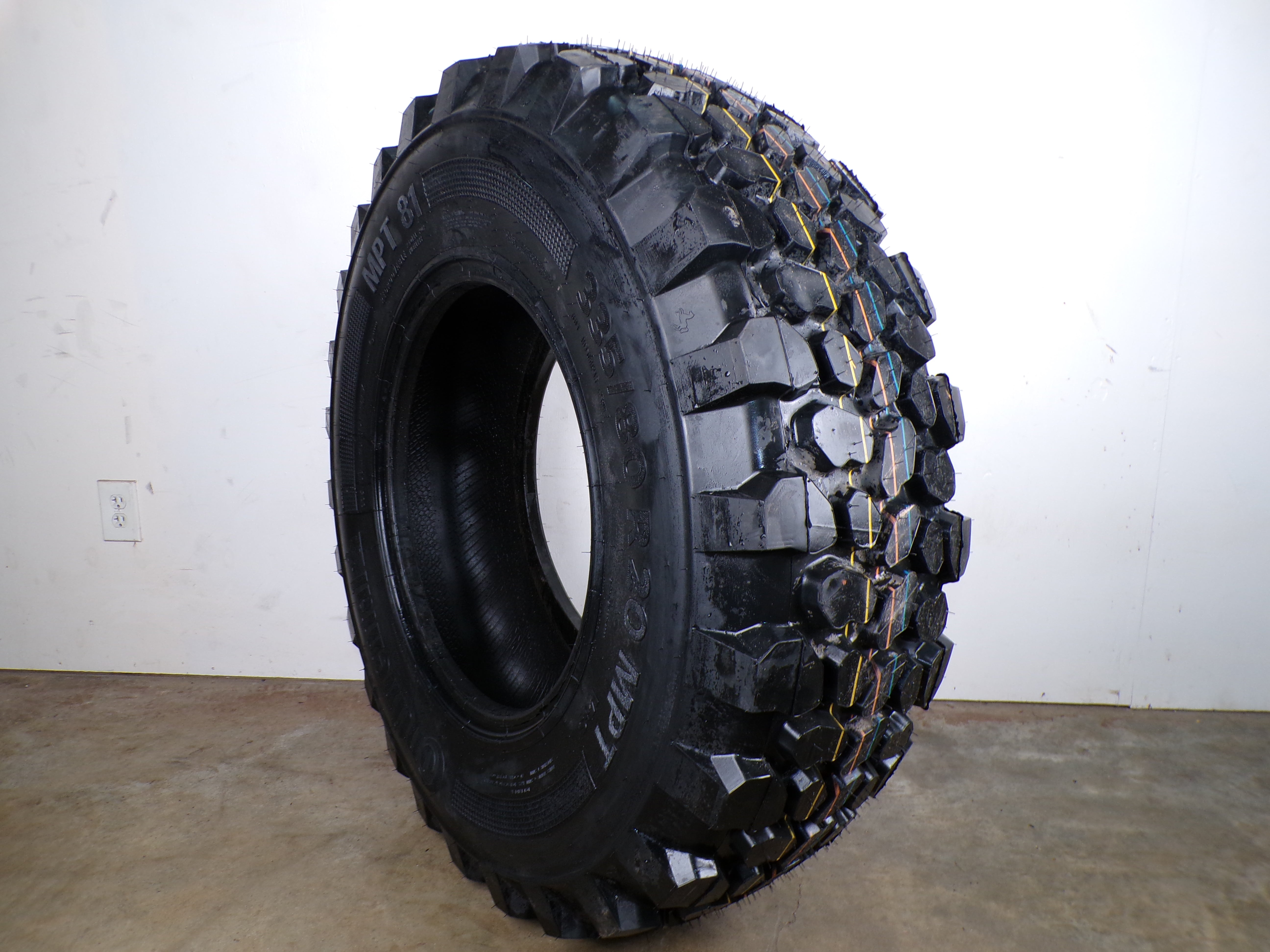 トイガン Conti 335/80R20 Continental MPT81