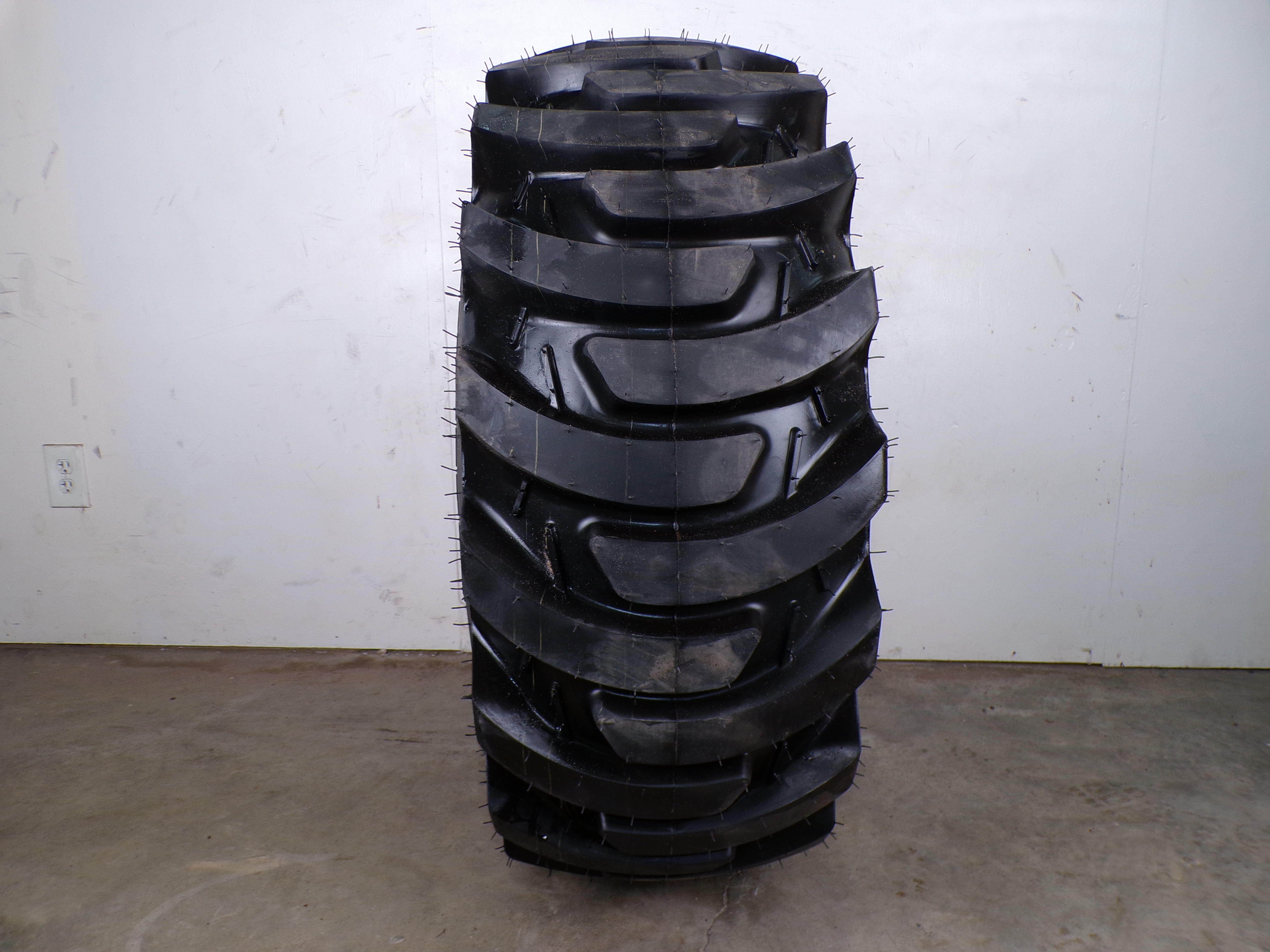 23x8.50-14ss 6 ply Galaxy The Marathoner on John deere wheel