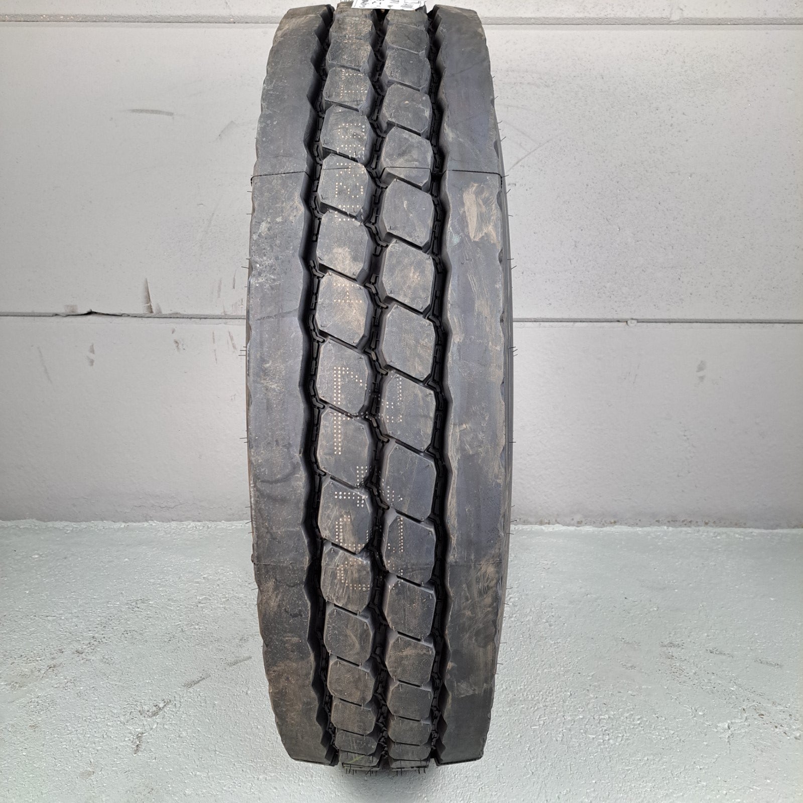 11.00R20 Goodyear G287 MSA