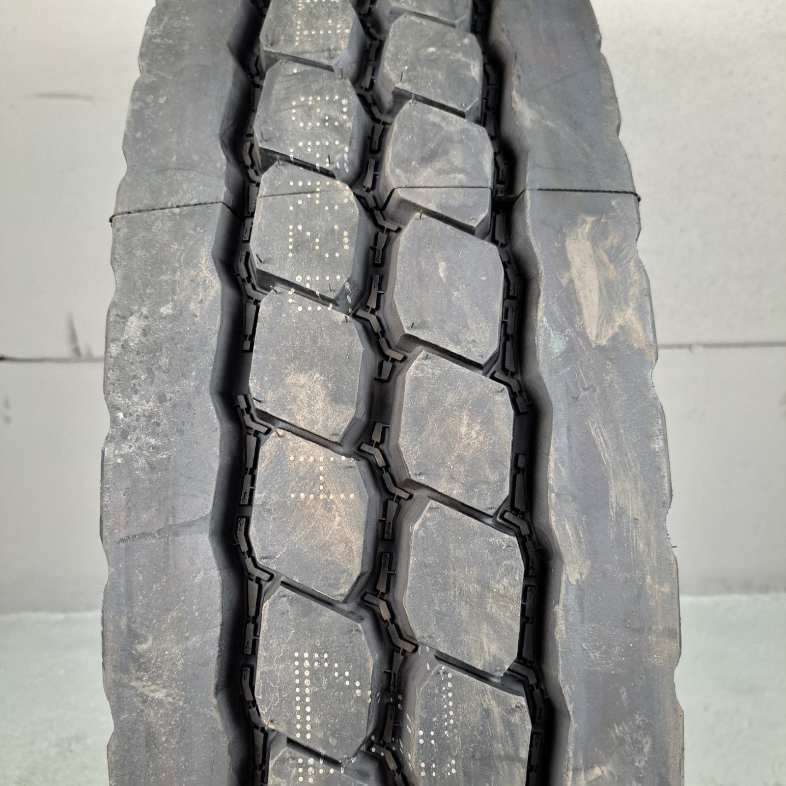 11.00R20 Goodyear G287 MSA