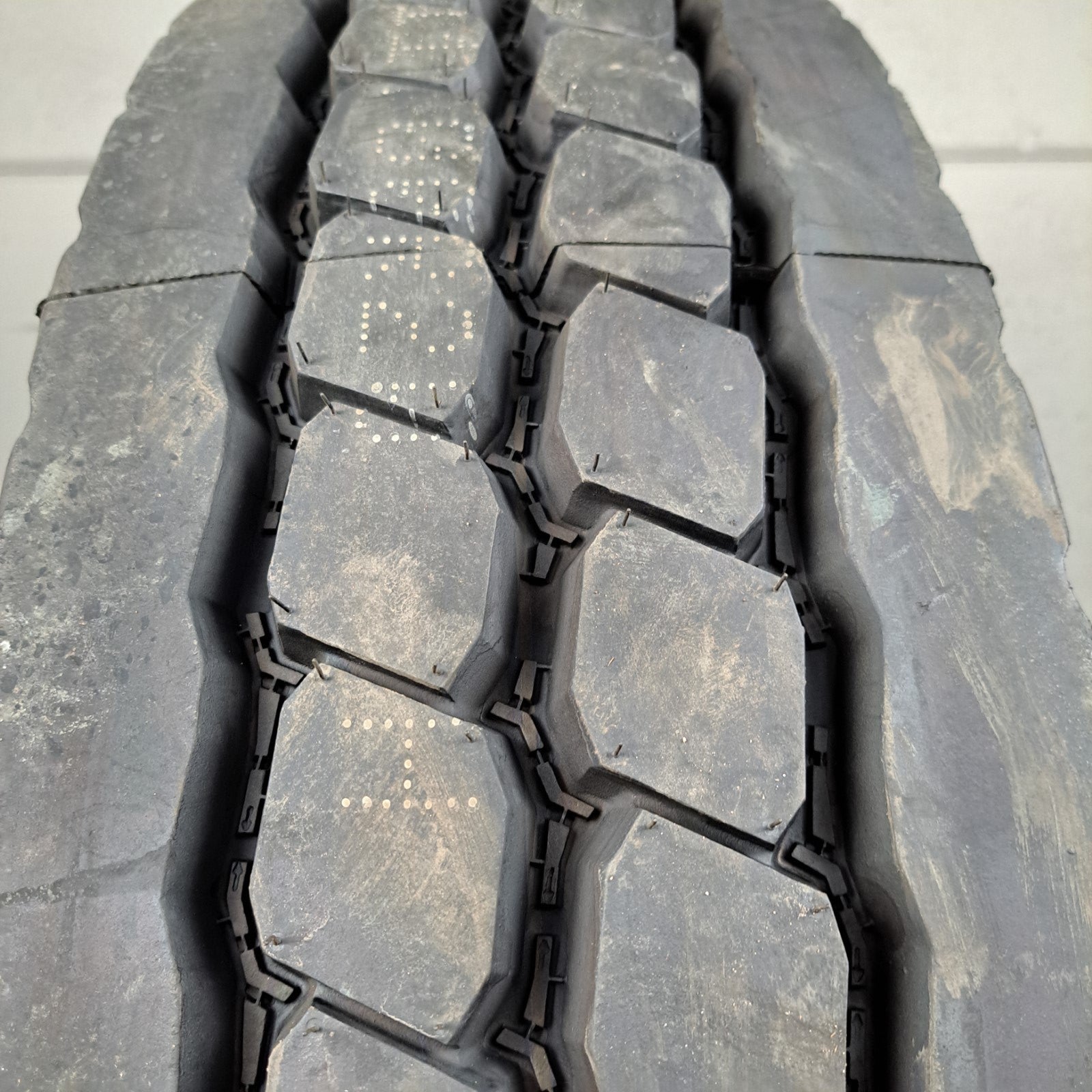 11.00R20 Goodyear G287 MSA