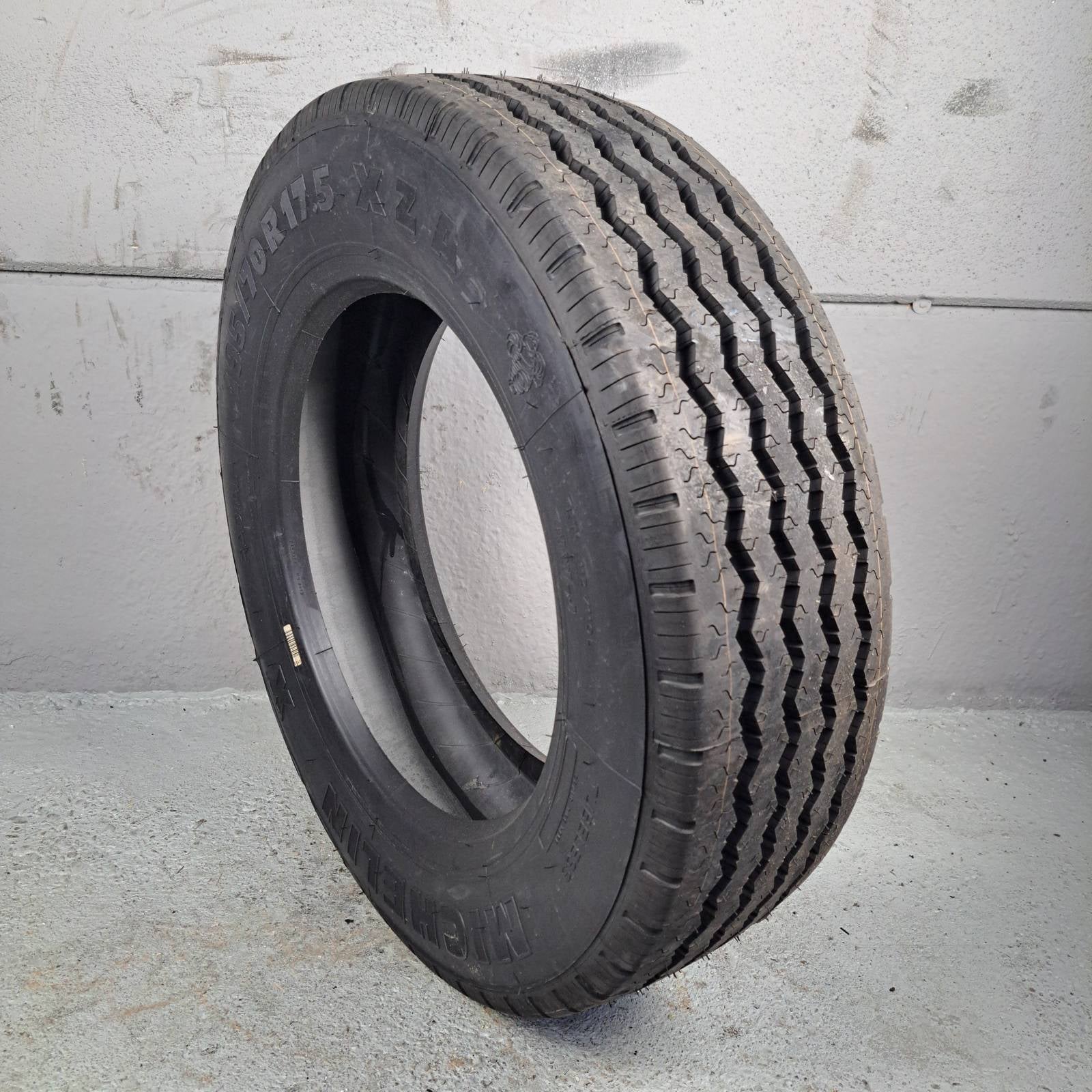 195/70R17.5 Michelin XZA