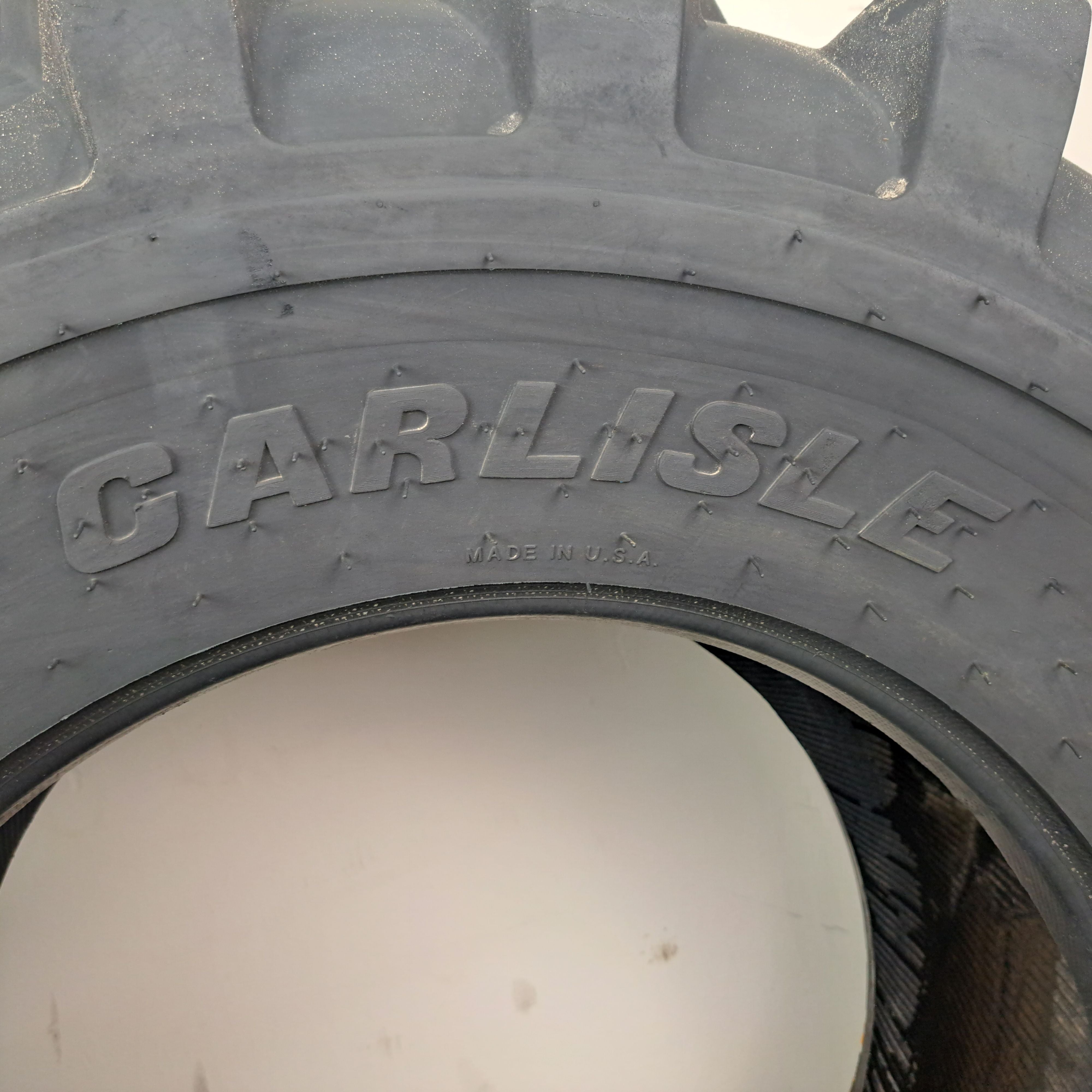 385/65-19.5 / 15-19.5 Carlisle Trac chief Used