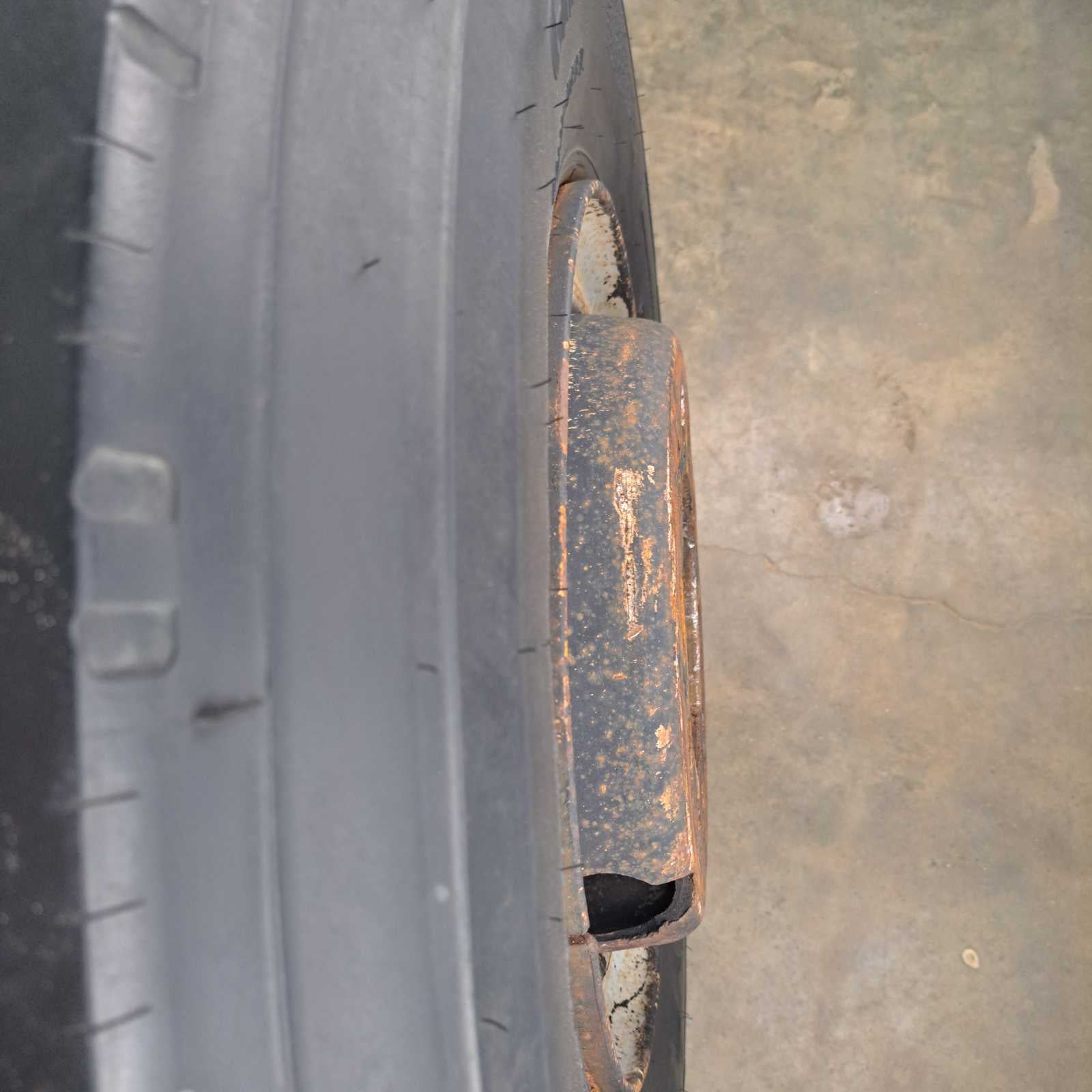10.00R15 Goodyear G114 Used on 10 hole used wheel