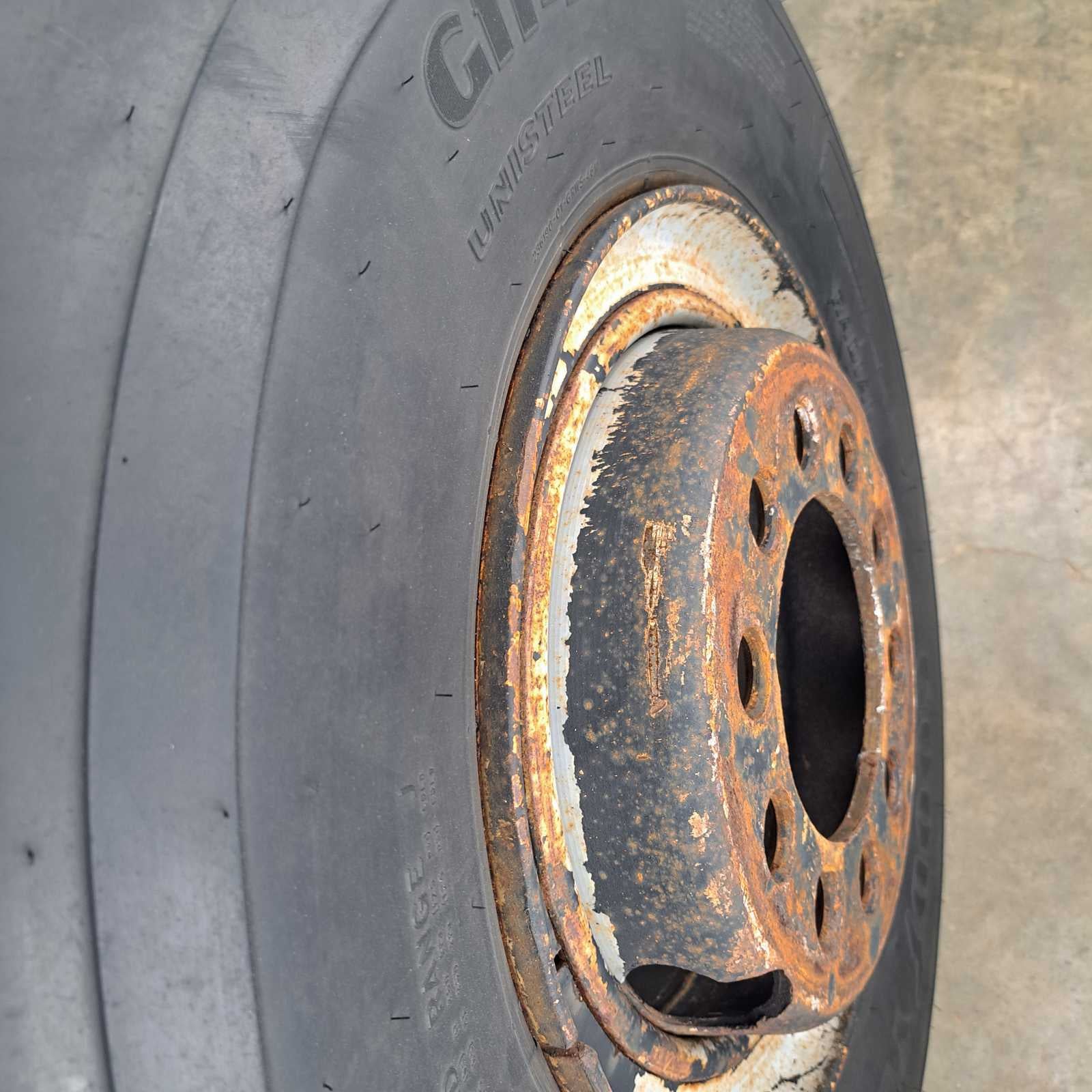 10.00R15 Goodyear G114 Used on 10 hole used wheel