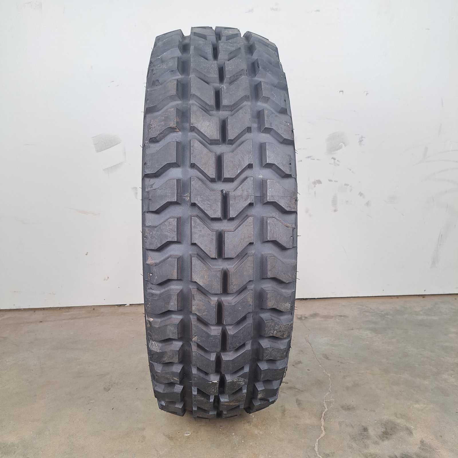 37X12.50R16.5LT Goodyear Wrangler MT Used