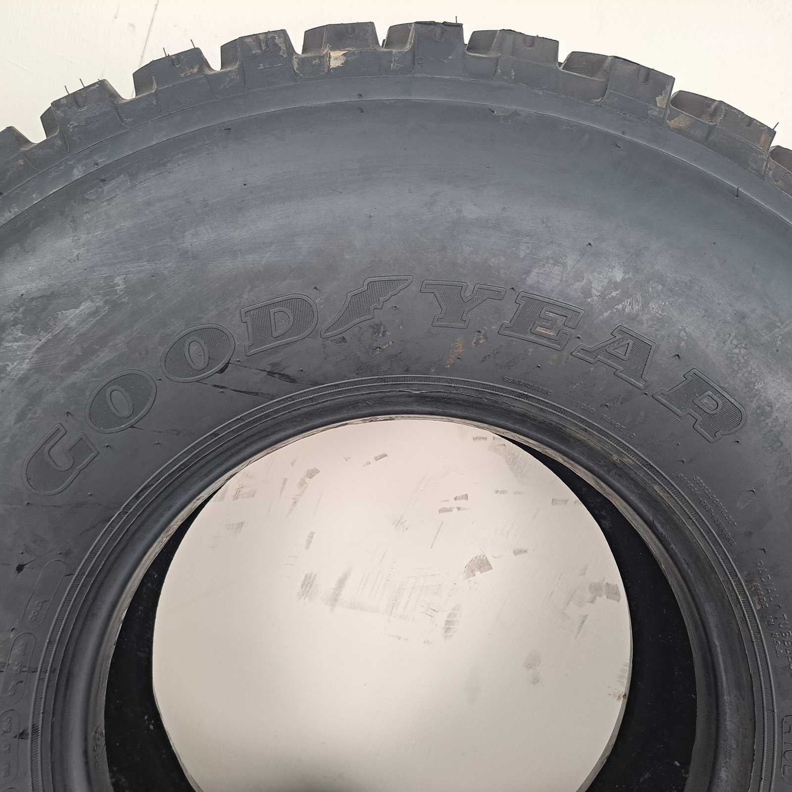 37X12.50R16.5LT Goodyear Wrangler MT Used