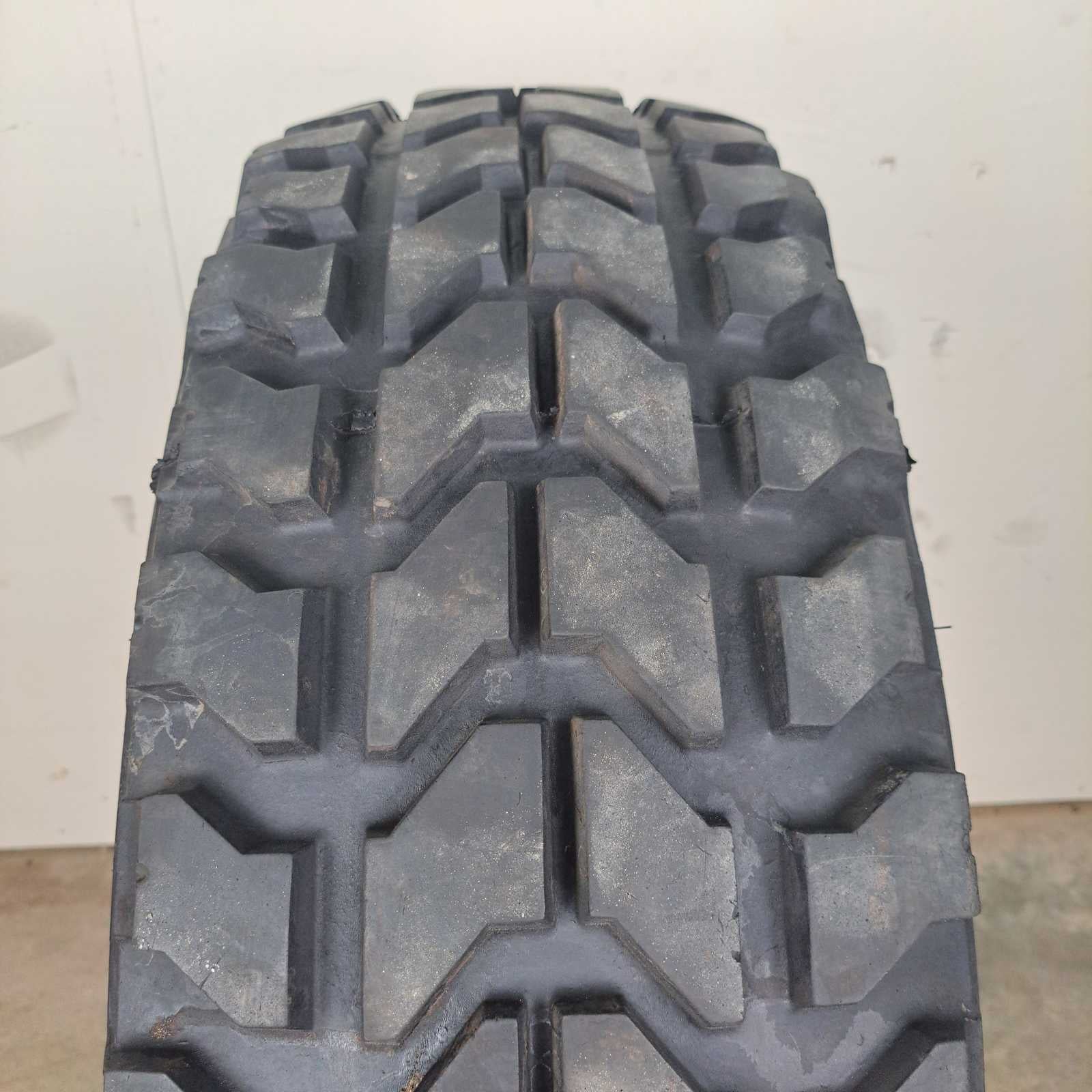37X12.50R16.5LT Goodyear Wrangler MT Used