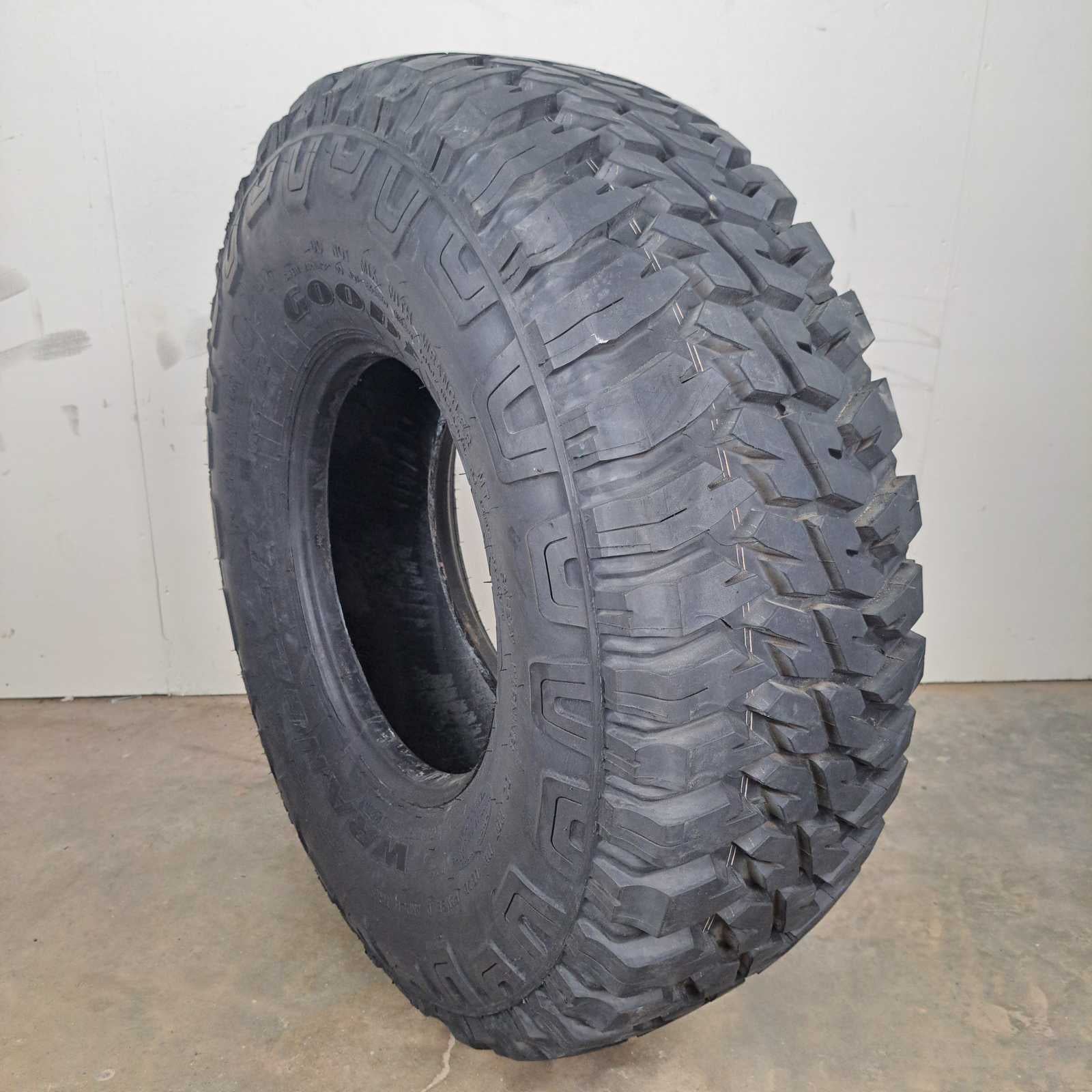 Good Year Wrangler MT 37×12.50R16.5LT 37X12.50R16.5LT Goodyear Wrangler MT/R Used