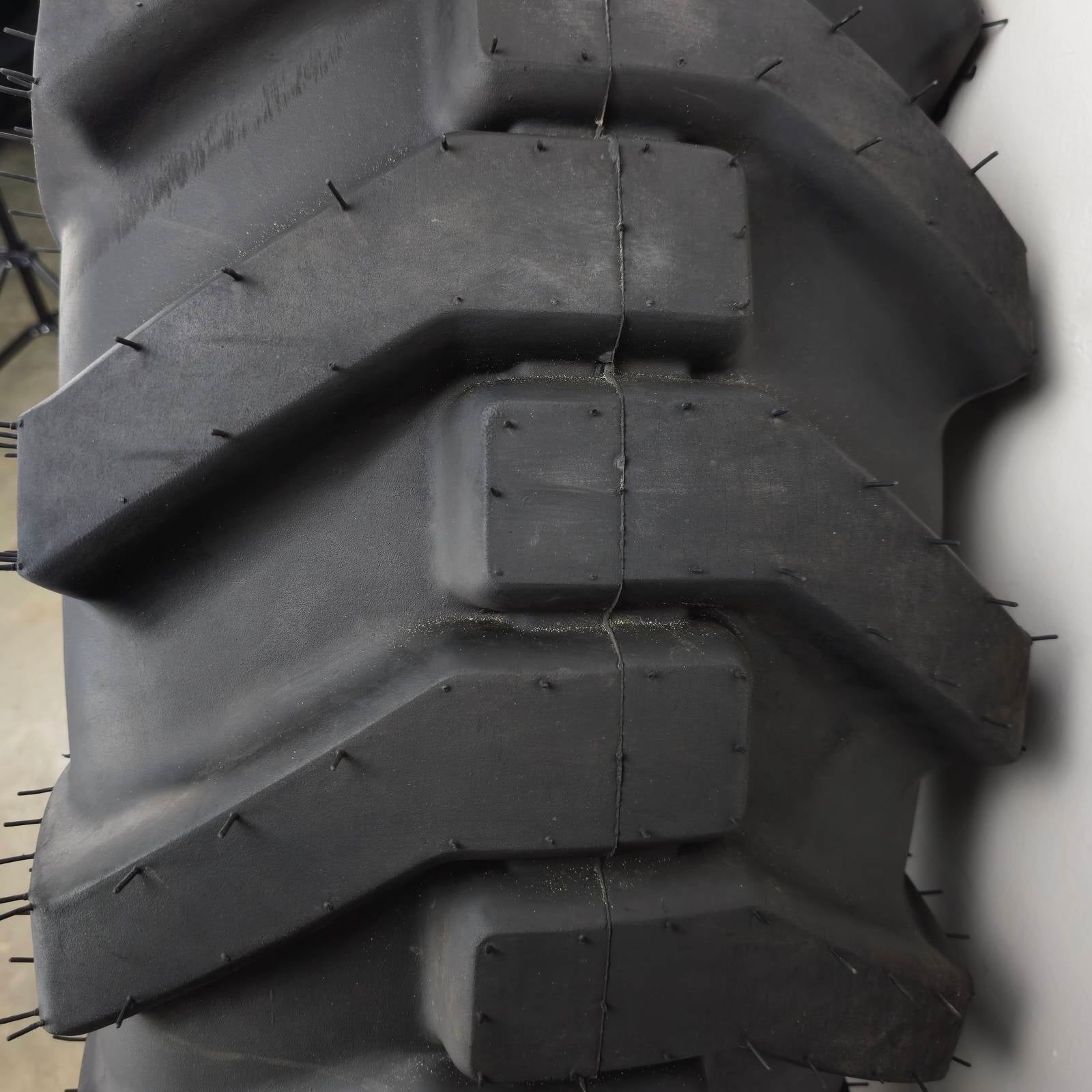 17.5-25 S.T.A. American Contractor E2/G2/L2 new