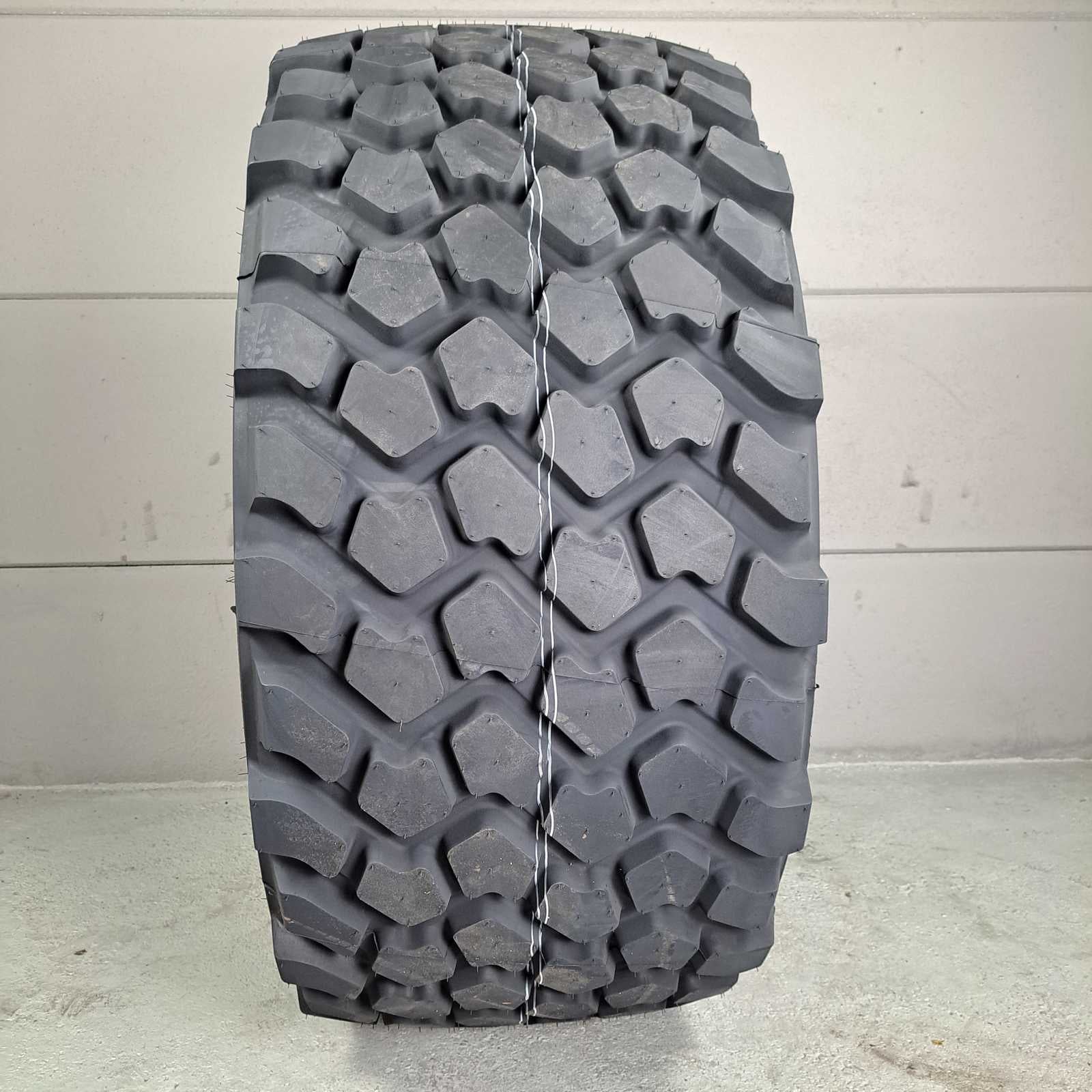24R21 (605/70R21) Michelin XZL