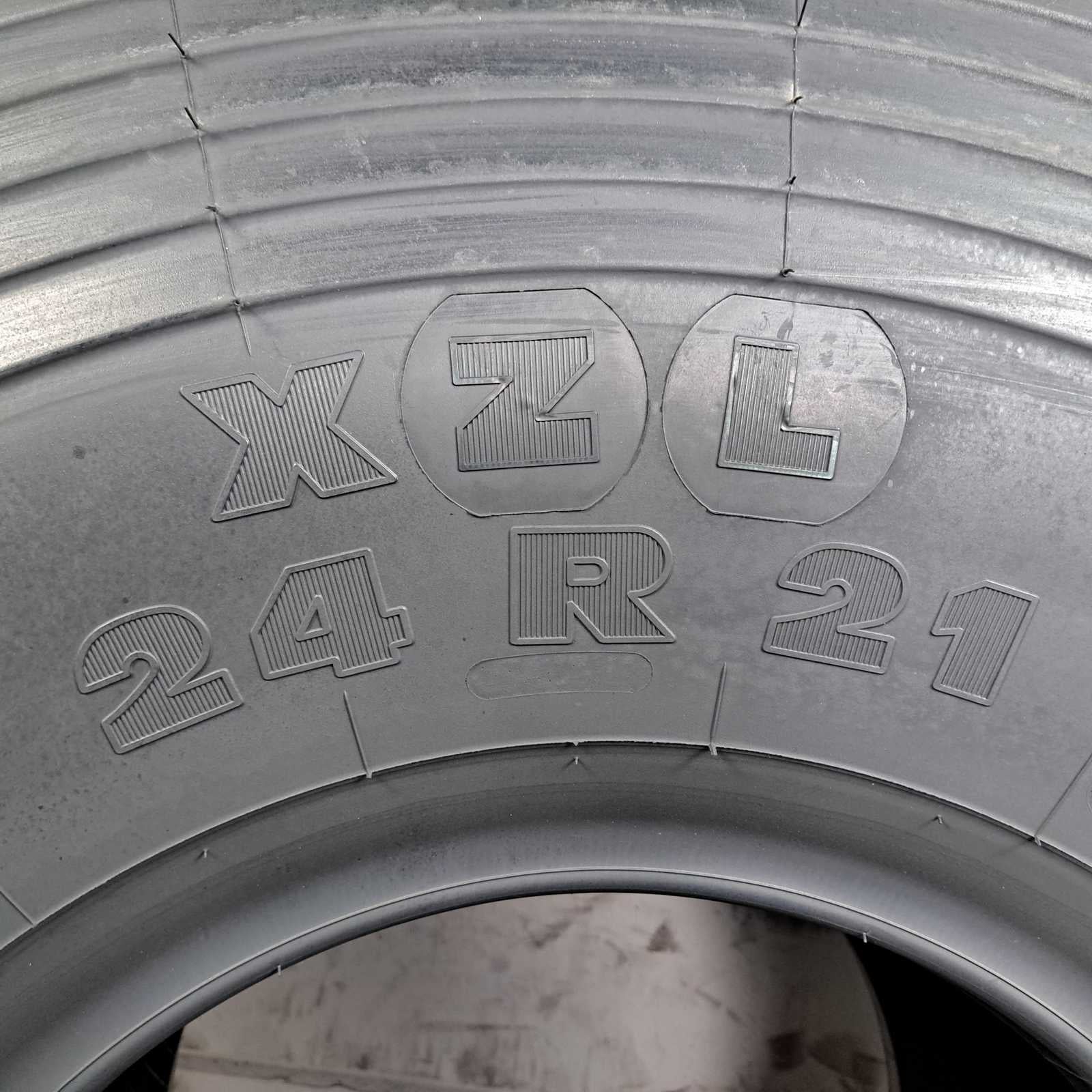 24R21 (605/70R21) Michelin XZL