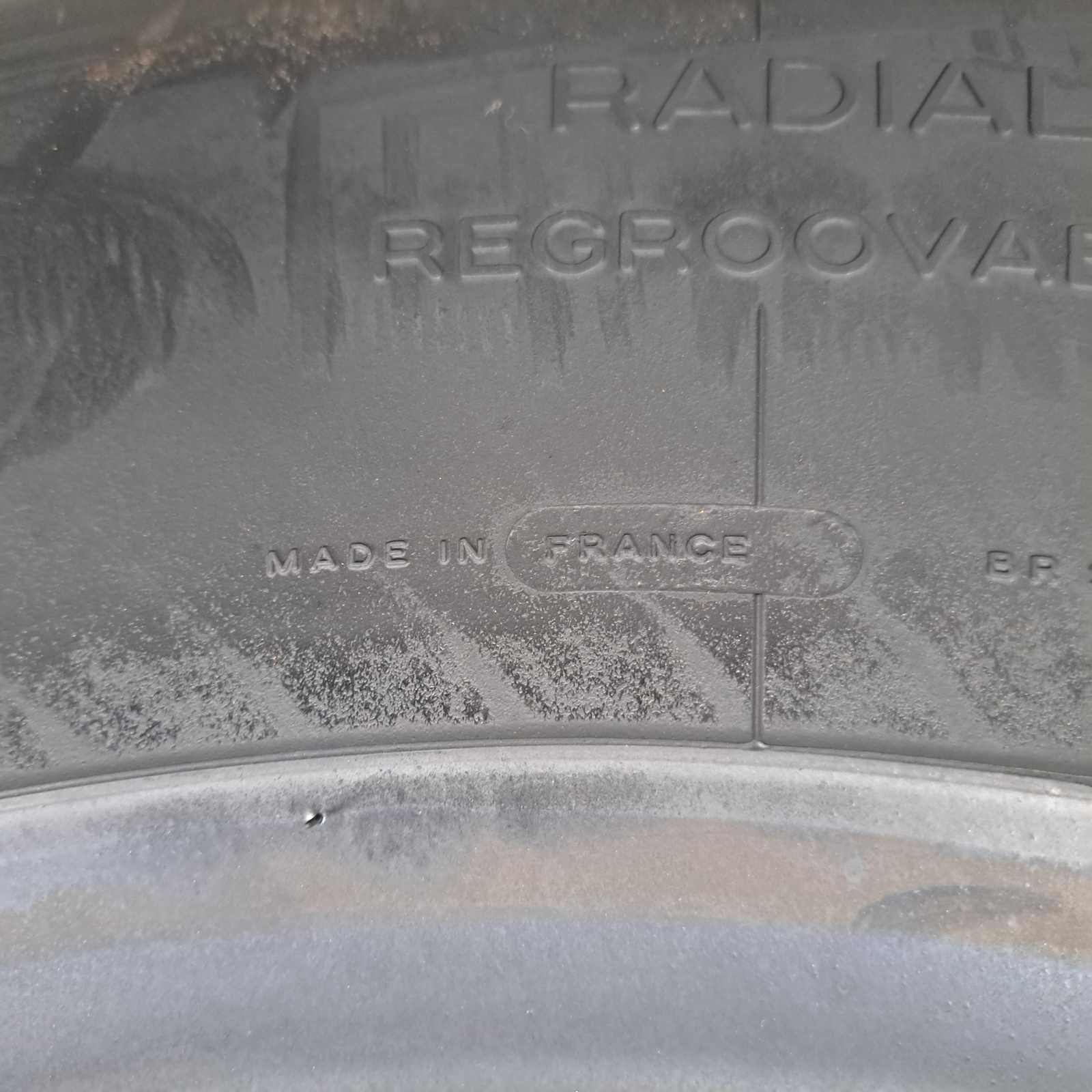 24R21 (605/70R21) Michelin XZL
