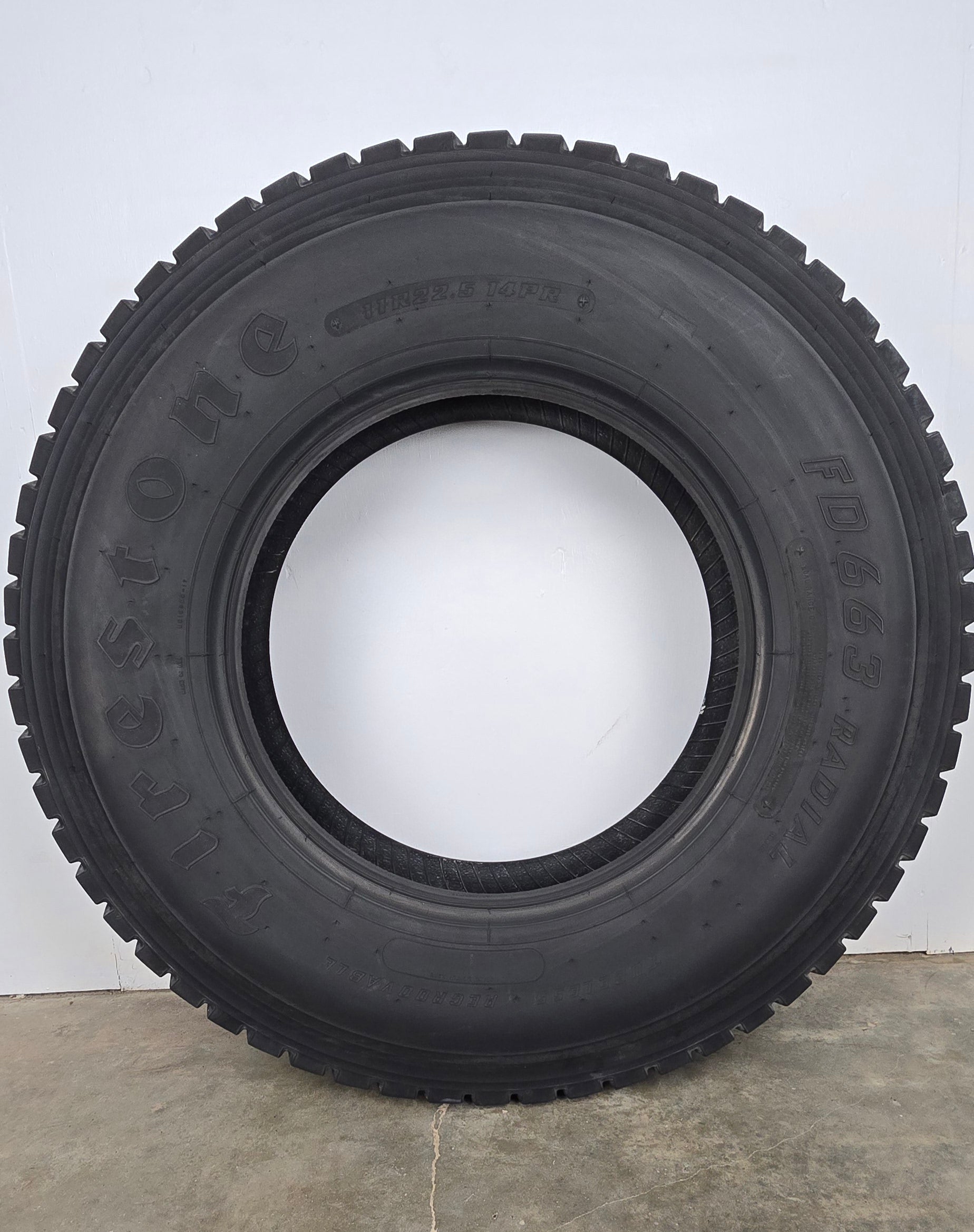 11R22.5 Firestone FD663 New