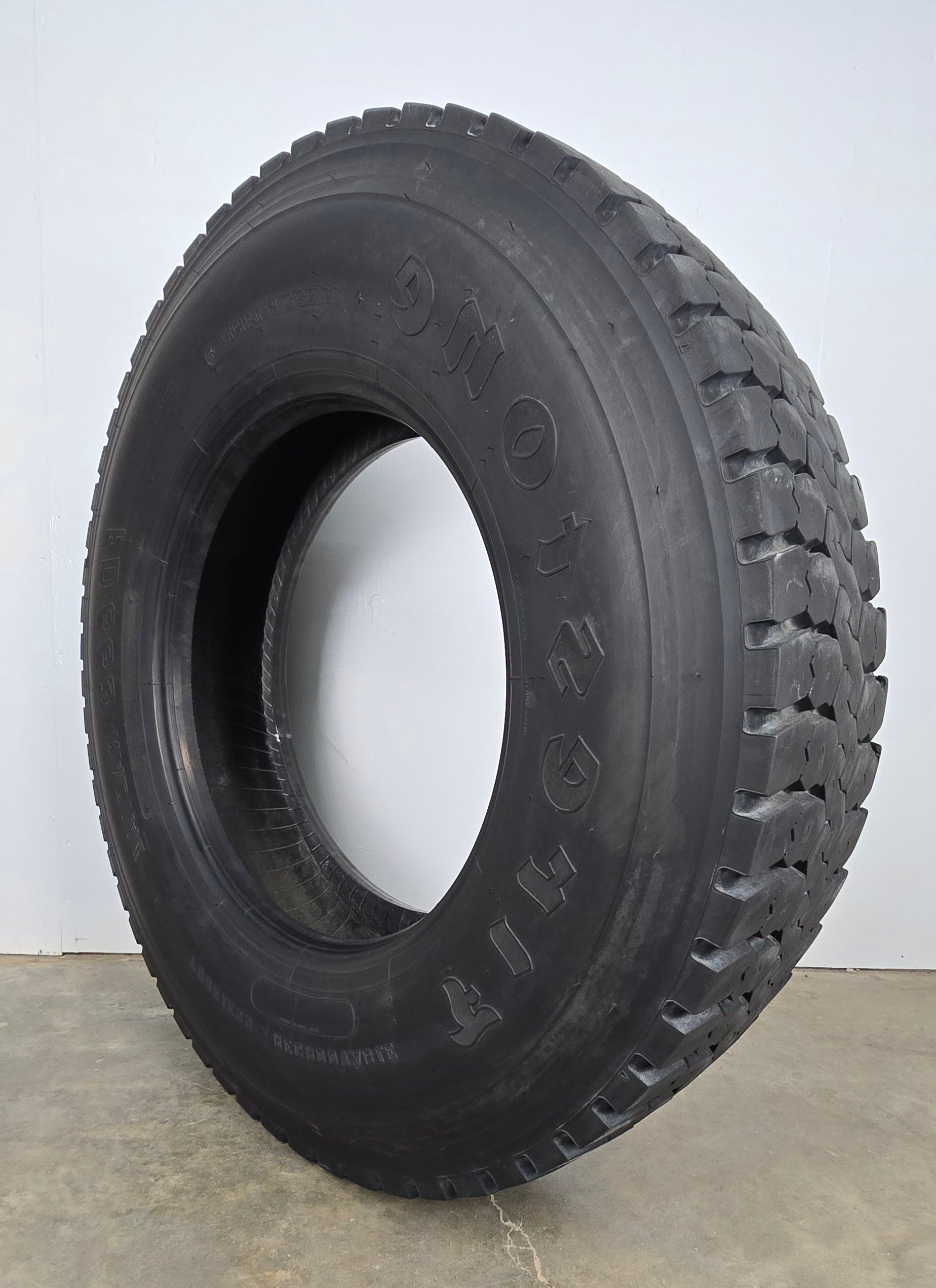 11R22.5 Firestone FD663 New