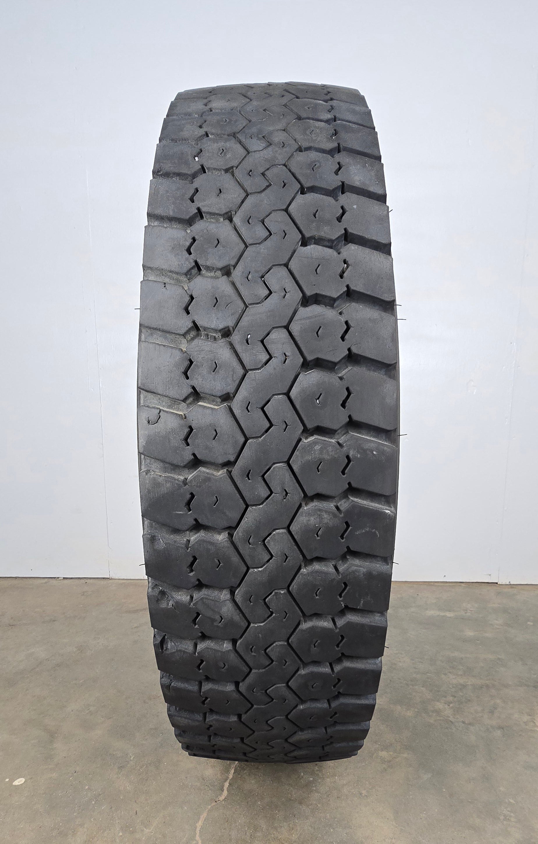11R22.5 Firestone FD663 New