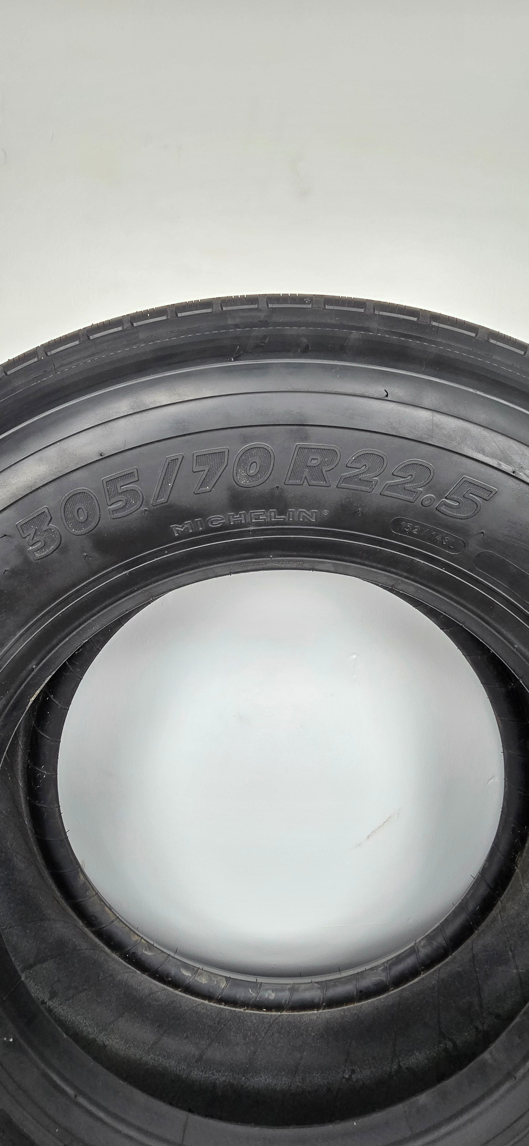 305/70R22.5 Michelin XRV RV Tire